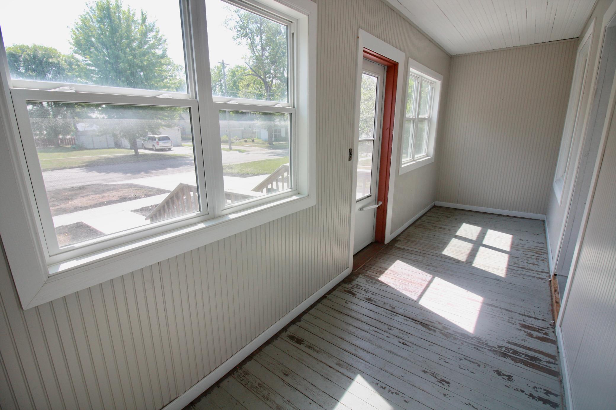 1908 single family home for sale at 518 Andrews Avenue in Breckenridge, MN — 2 bed, 1 bath (photo 20 of 43)
