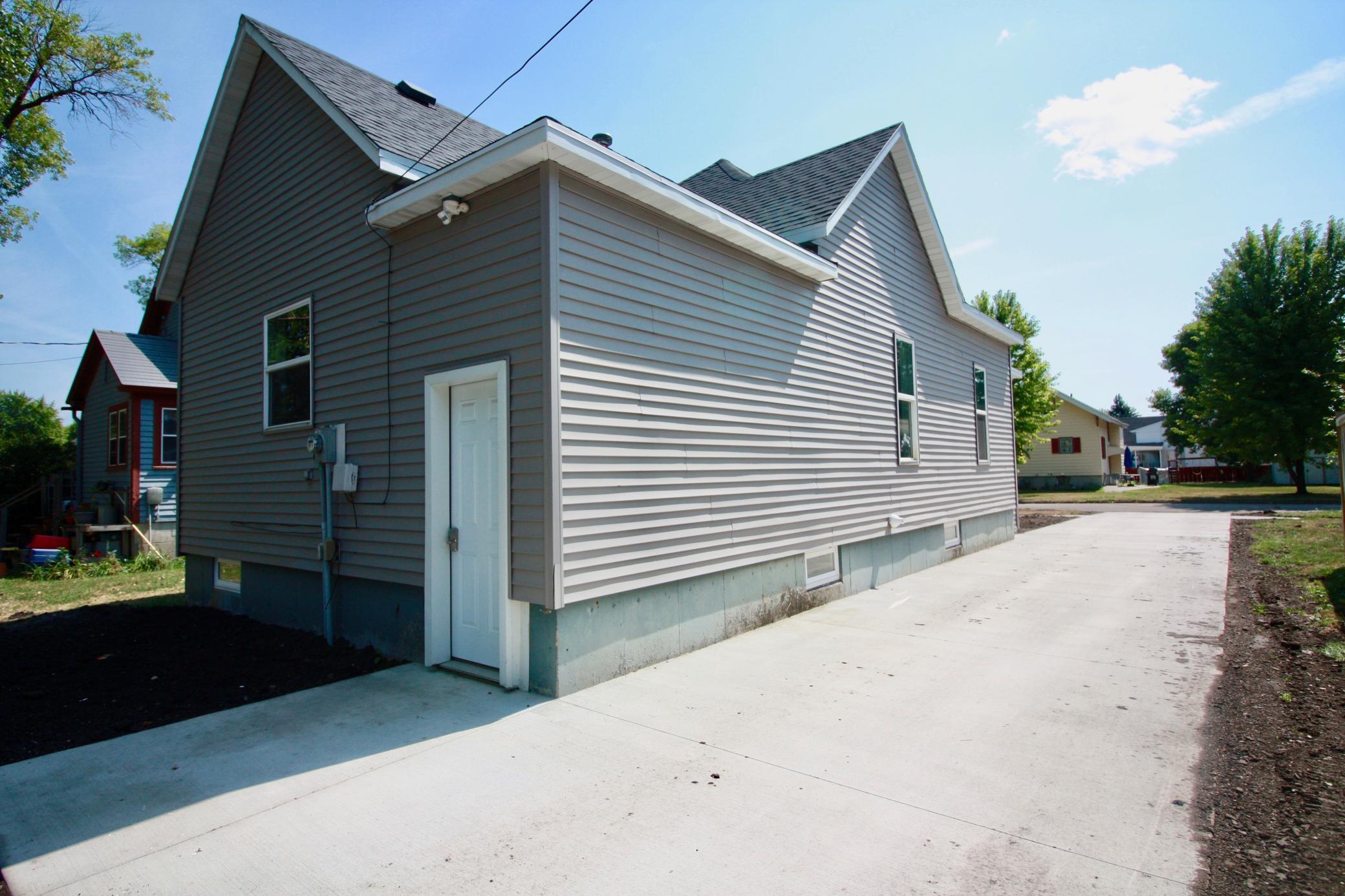 1908 single family home for sale at 518 Andrews Avenue in Breckenridge, MN — 2 bed, 1 bath (photo 37 of 43)