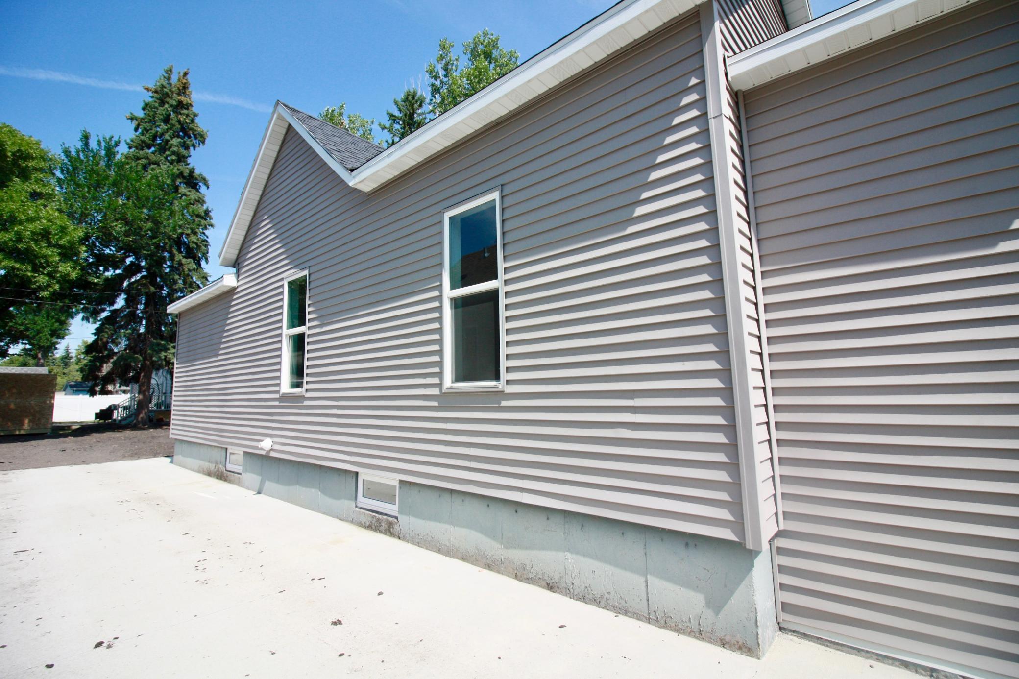 1908 single family home for sale at 518 Andrews Avenue in Breckenridge, MN — 2 bed, 1 bath (photo 38 of 43)