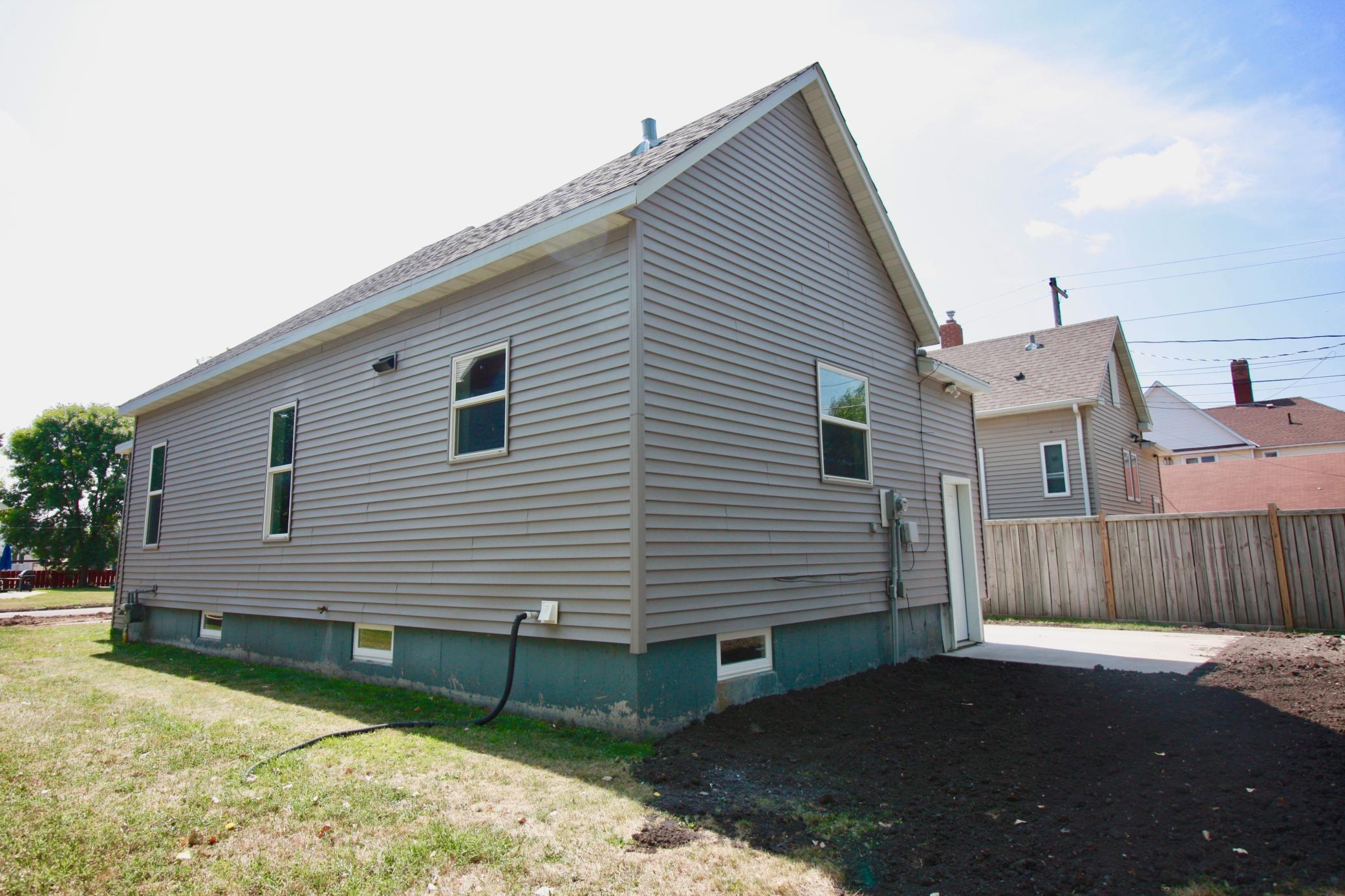 1908 single family home for sale at 518 Andrews Avenue in Breckenridge, MN — 2 bed, 1 bath (photo 39 of 43)