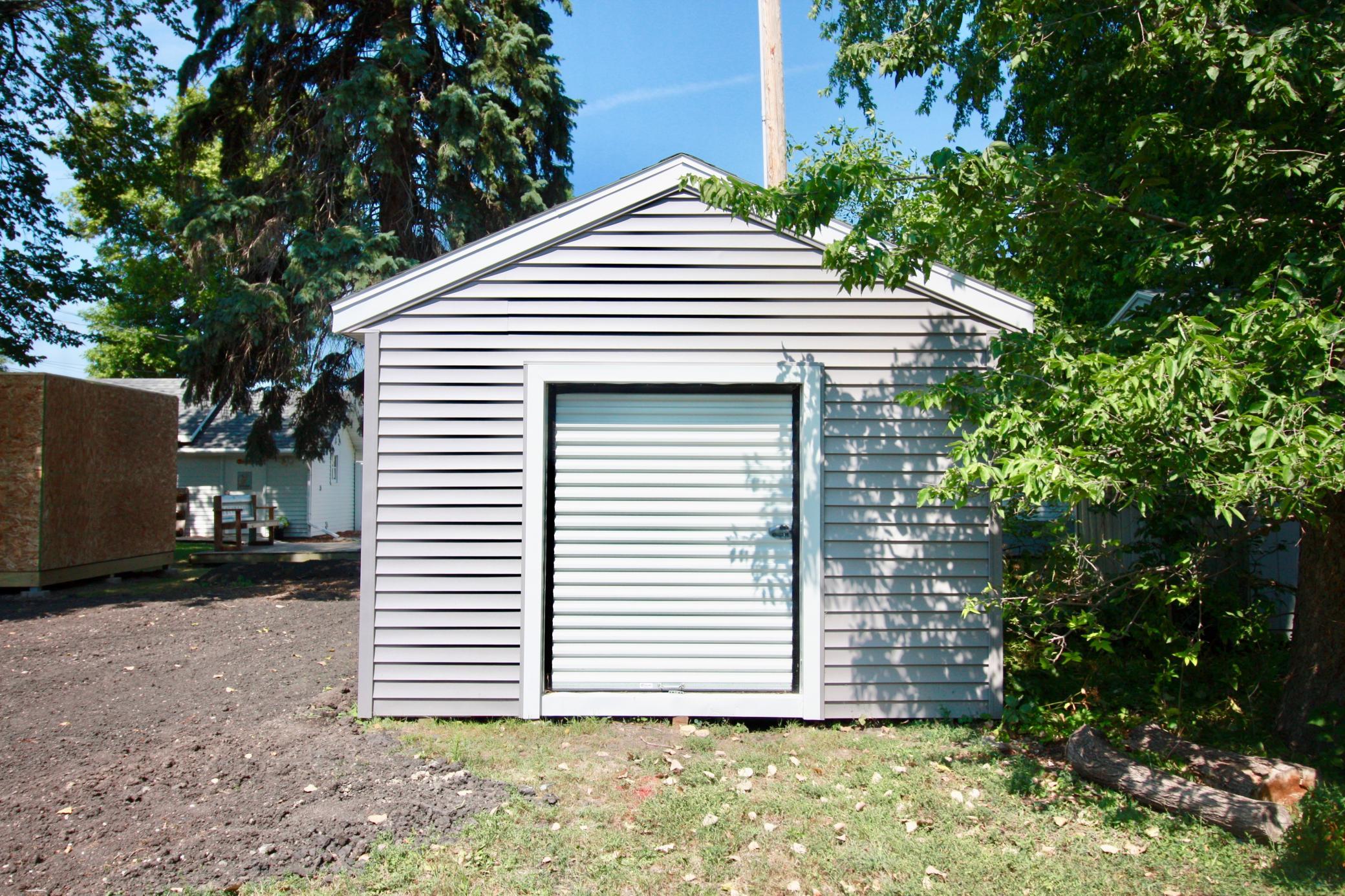 1908 single family home for sale at 518 Andrews Avenue in Breckenridge, MN — 2 bed, 1 bath (photo 41 of 43)