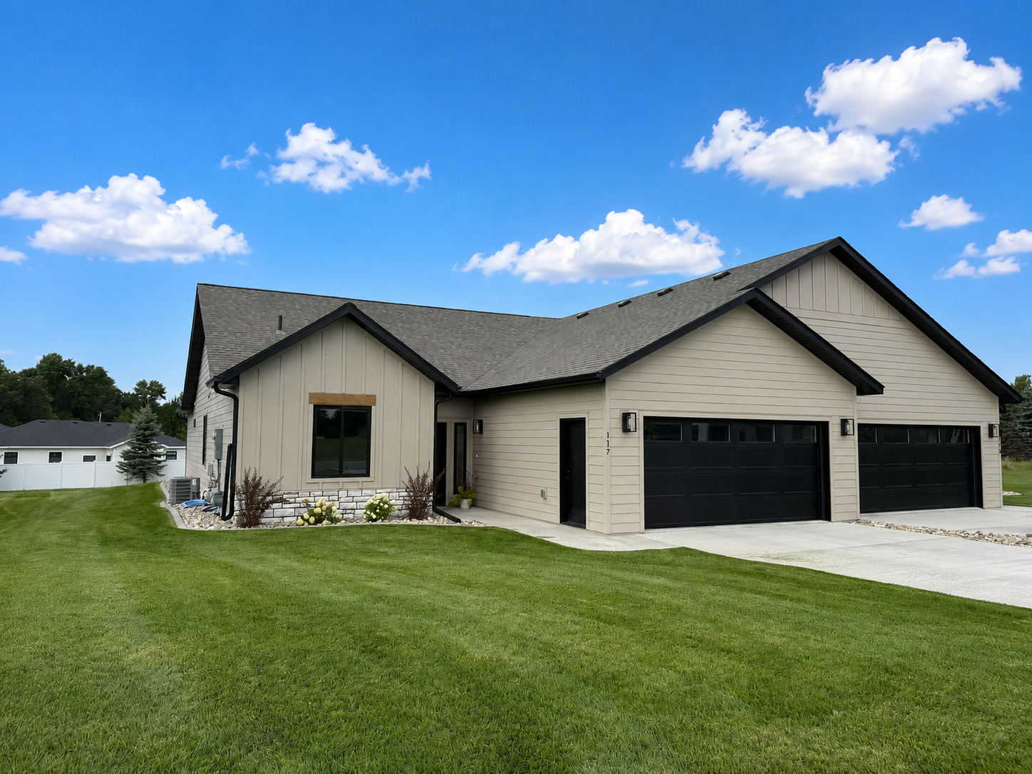 2024 twin home for sale at 117 Altavista Drive in Detroit Lakes, MN — 3 bed, 2 bath (photo 2 of 50)