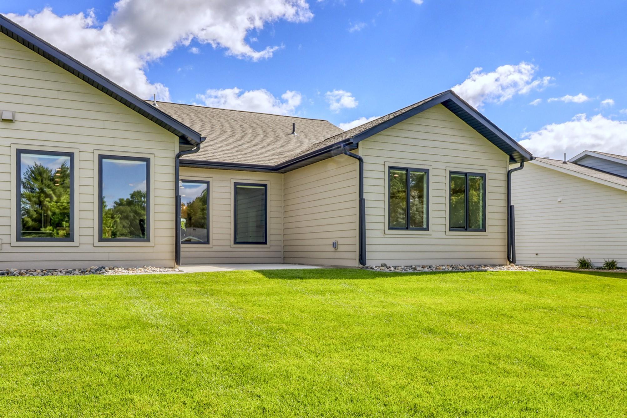 2024 twin home for sale at 117 Altavista Drive in Detroit Lakes, MN — 3 bed, 2 bath (photo 6 of 50)