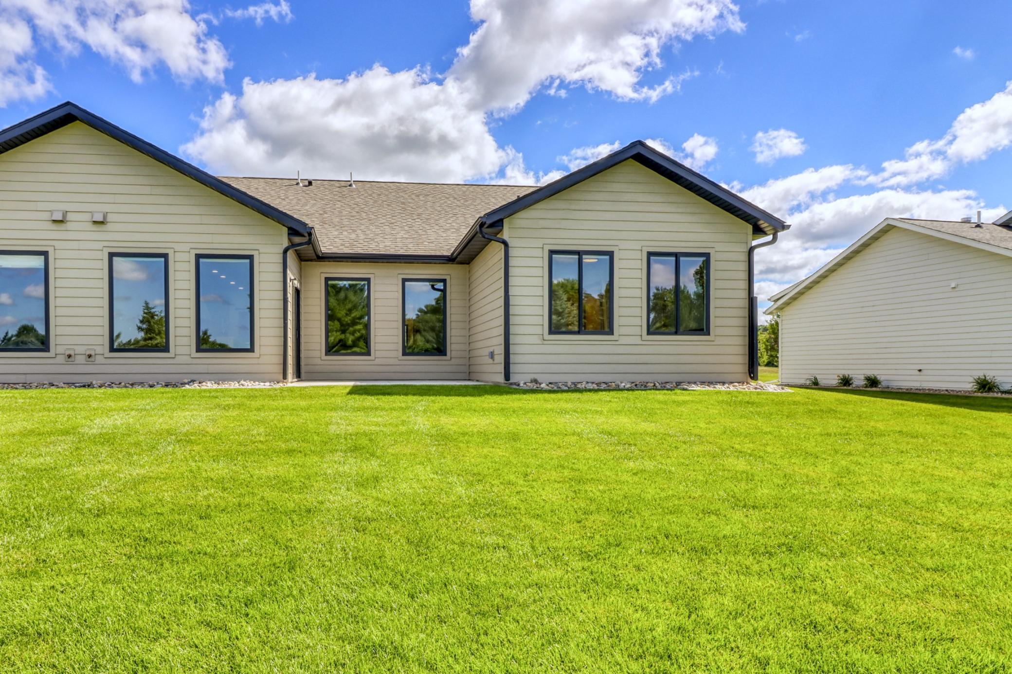 2024 twin home for sale at 117 Altavista Drive in Detroit Lakes, MN — 3 bed, 2 bath (photo 7 of 50)