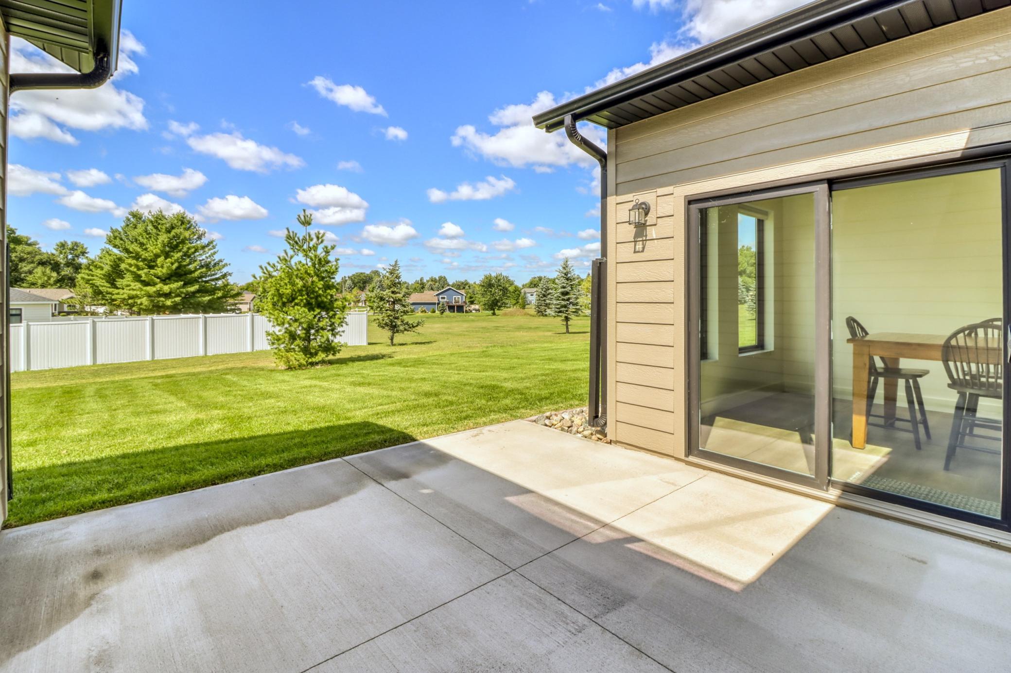 2024 twin home for sale at 117 Altavista Drive in Detroit Lakes, MN — 3 bed, 2 bath (photo 9 of 50)
