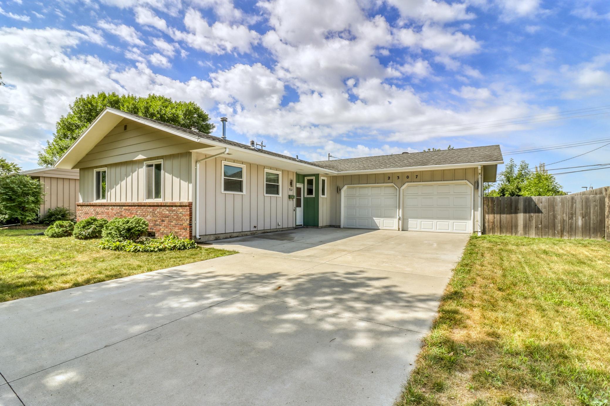 1967 single family home for sale at 2307 11th Street S in Fargo, ND — 4 bed, 2 bath (photo 2 of 46)