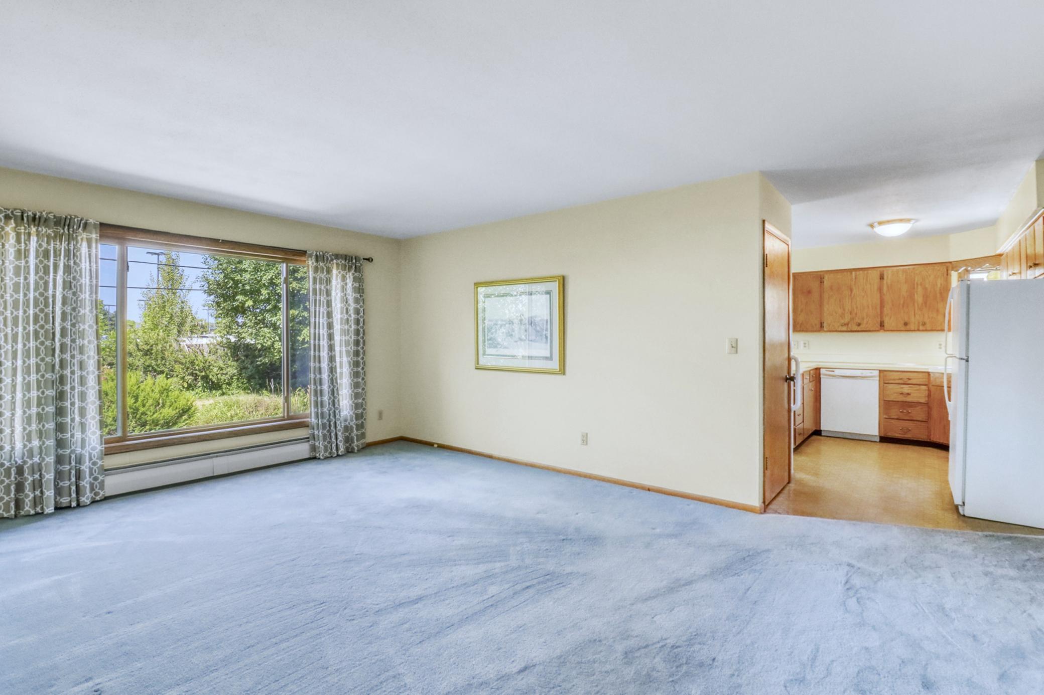 1967 single family home for sale at 2307 11th Street S in Fargo, ND — 4 bed, 2 bath (photo 16 of 46)