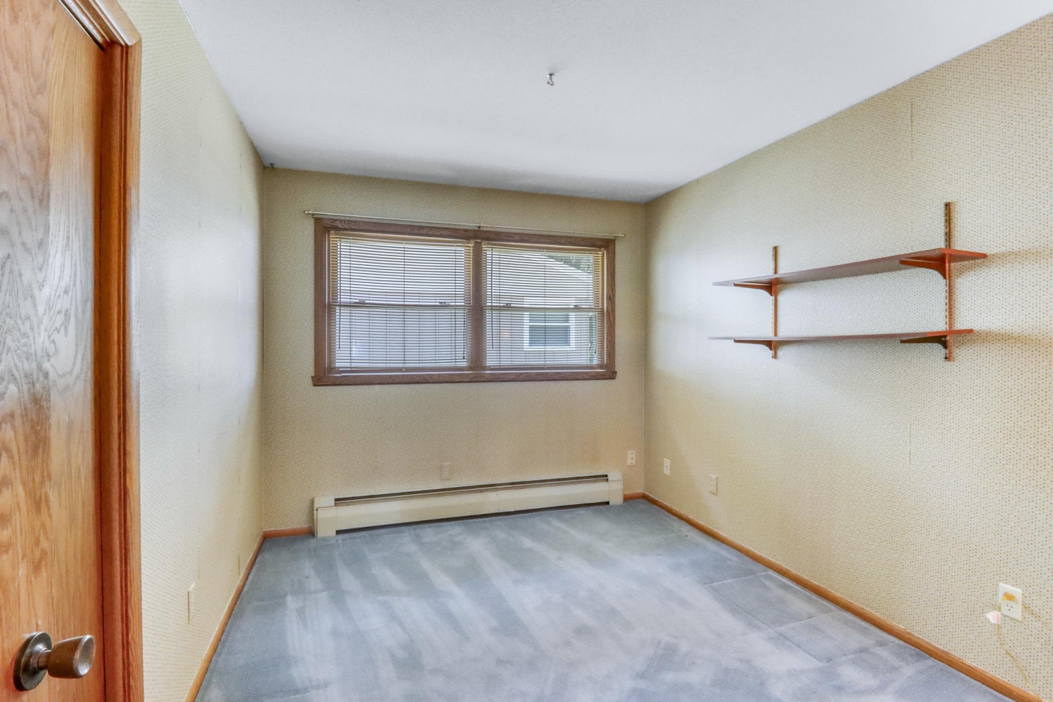 1967 single family home for sale at 2307 11th Street S in Fargo, ND — 4 bed, 2 bath (photo 28 of 46)