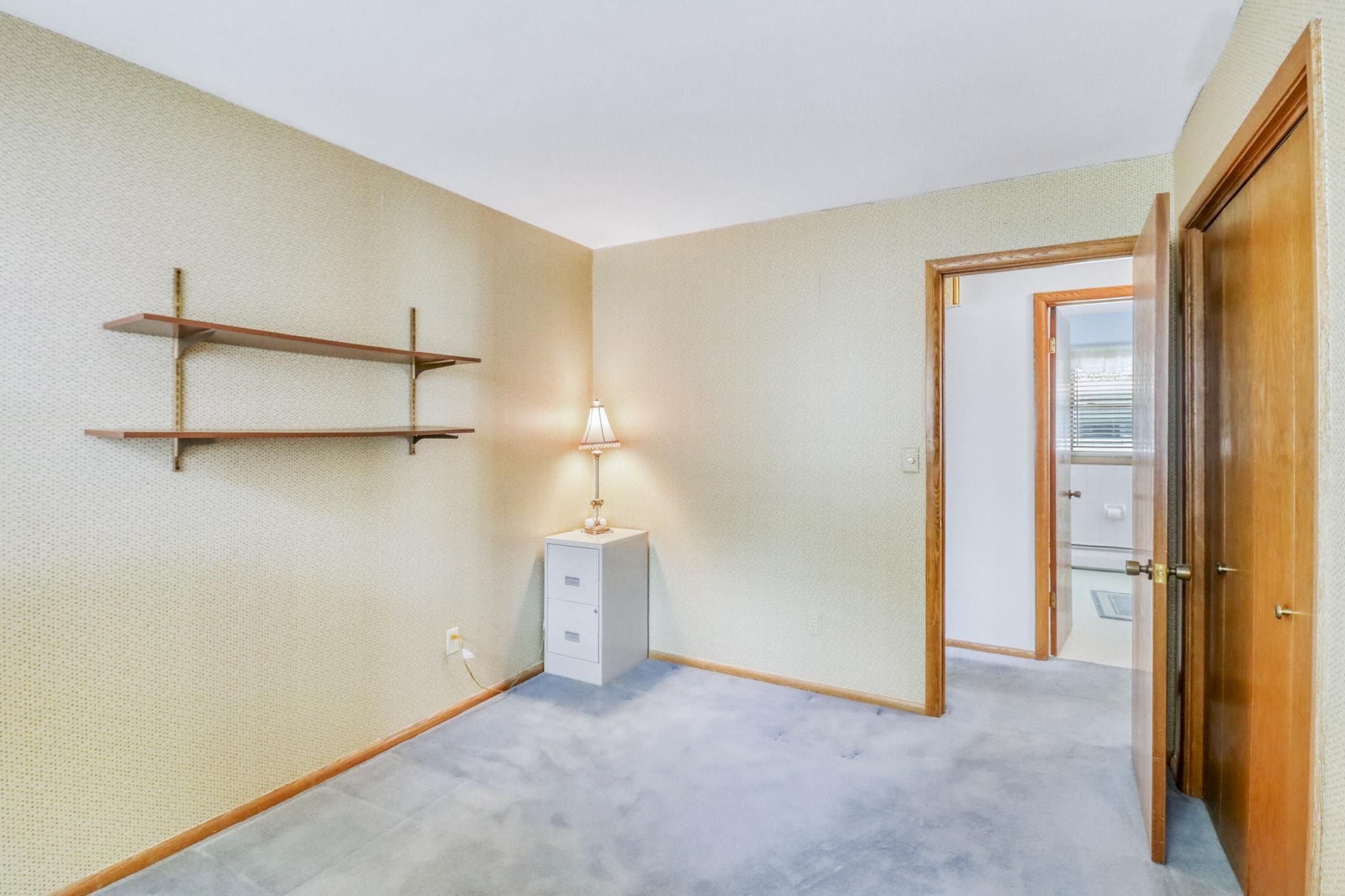 1967 single family home for sale at 2307 11th Street S in Fargo, ND — 4 bed, 2 bath (photo 29 of 46)
