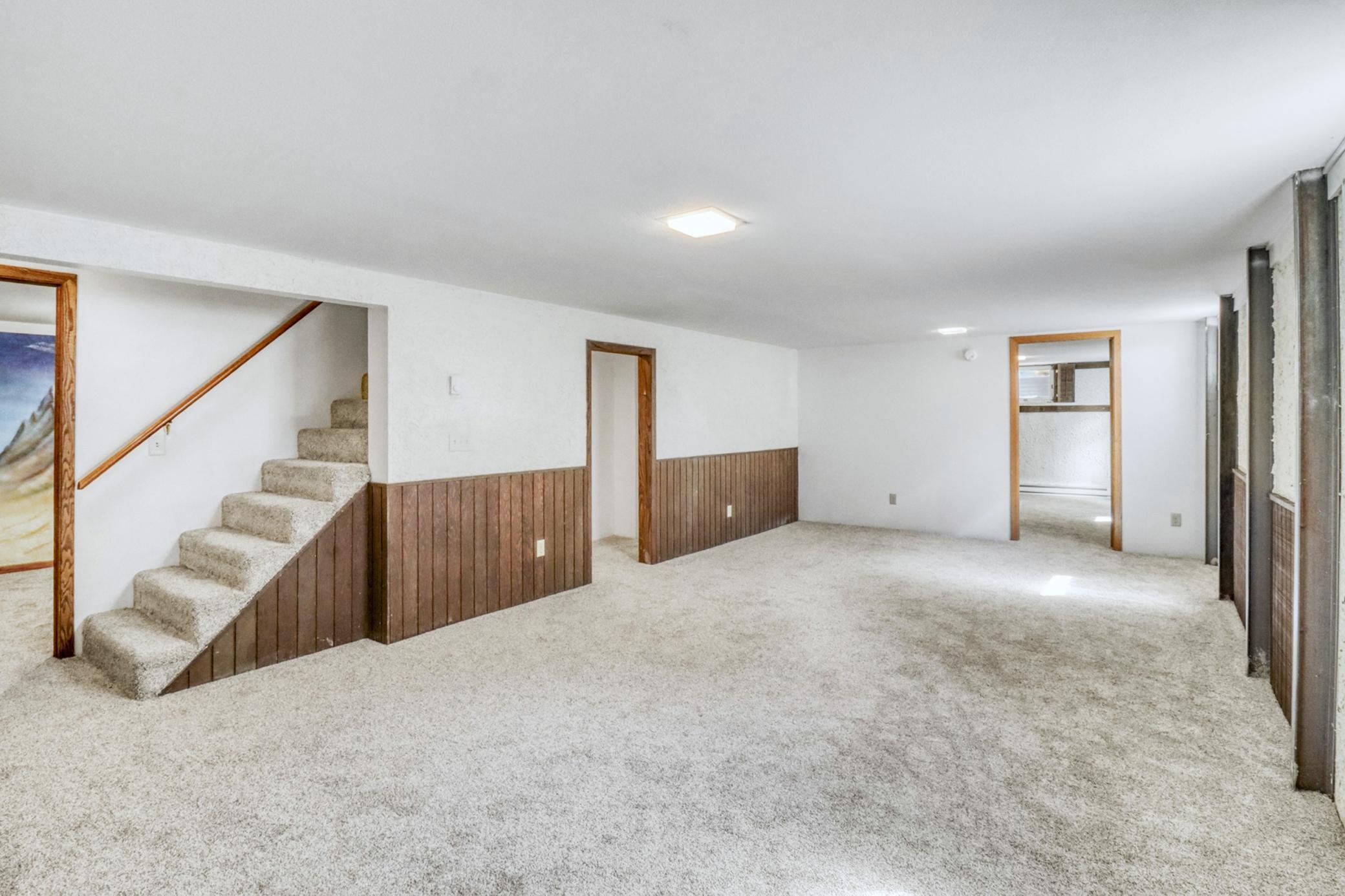 1967 single family home for sale at 2307 11th Street S in Fargo, ND — 4 bed, 2 bath (photo 30 of 46)