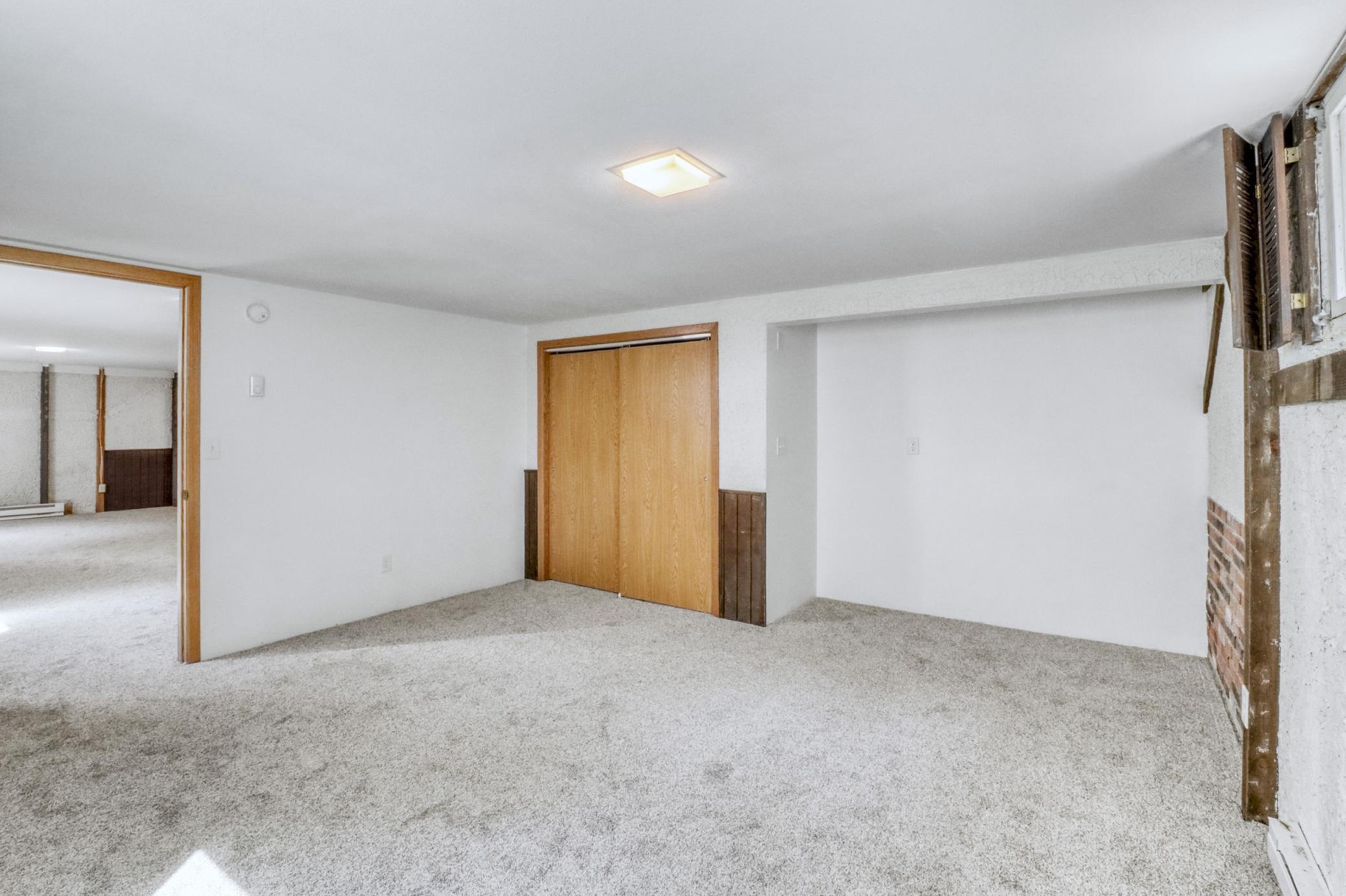 1967 single family home for sale at 2307 11th Street S in Fargo, ND — 4 bed, 2 bath (photo 34 of 46)