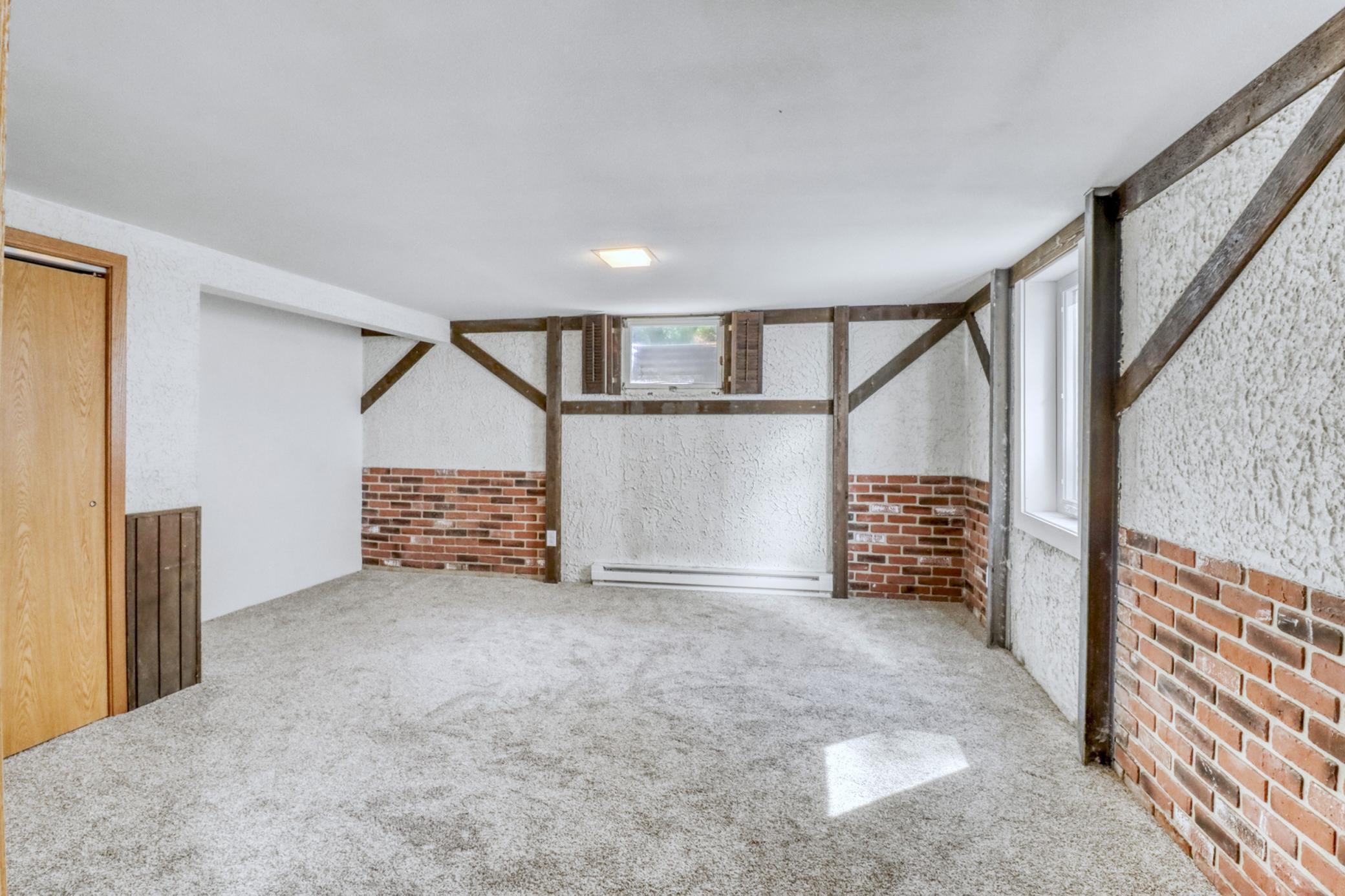 1967 single family home for sale at 2307 11th Street S in Fargo, ND — 4 bed, 2 bath (photo 35 of 46)
