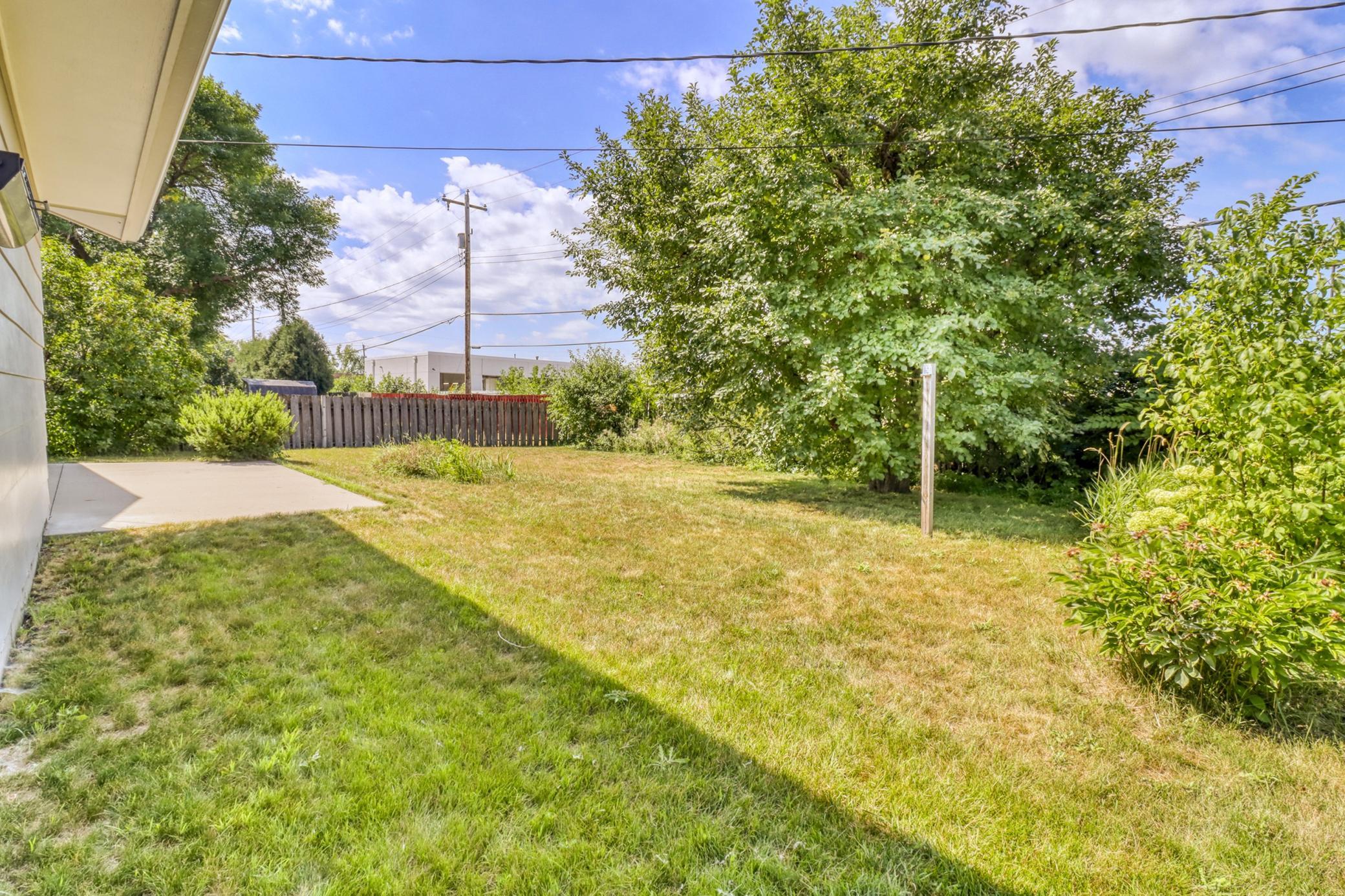 1967 single family home for sale at 2307 11th Street S in Fargo, ND — 4 bed, 2 bath (photo 44 of 46)