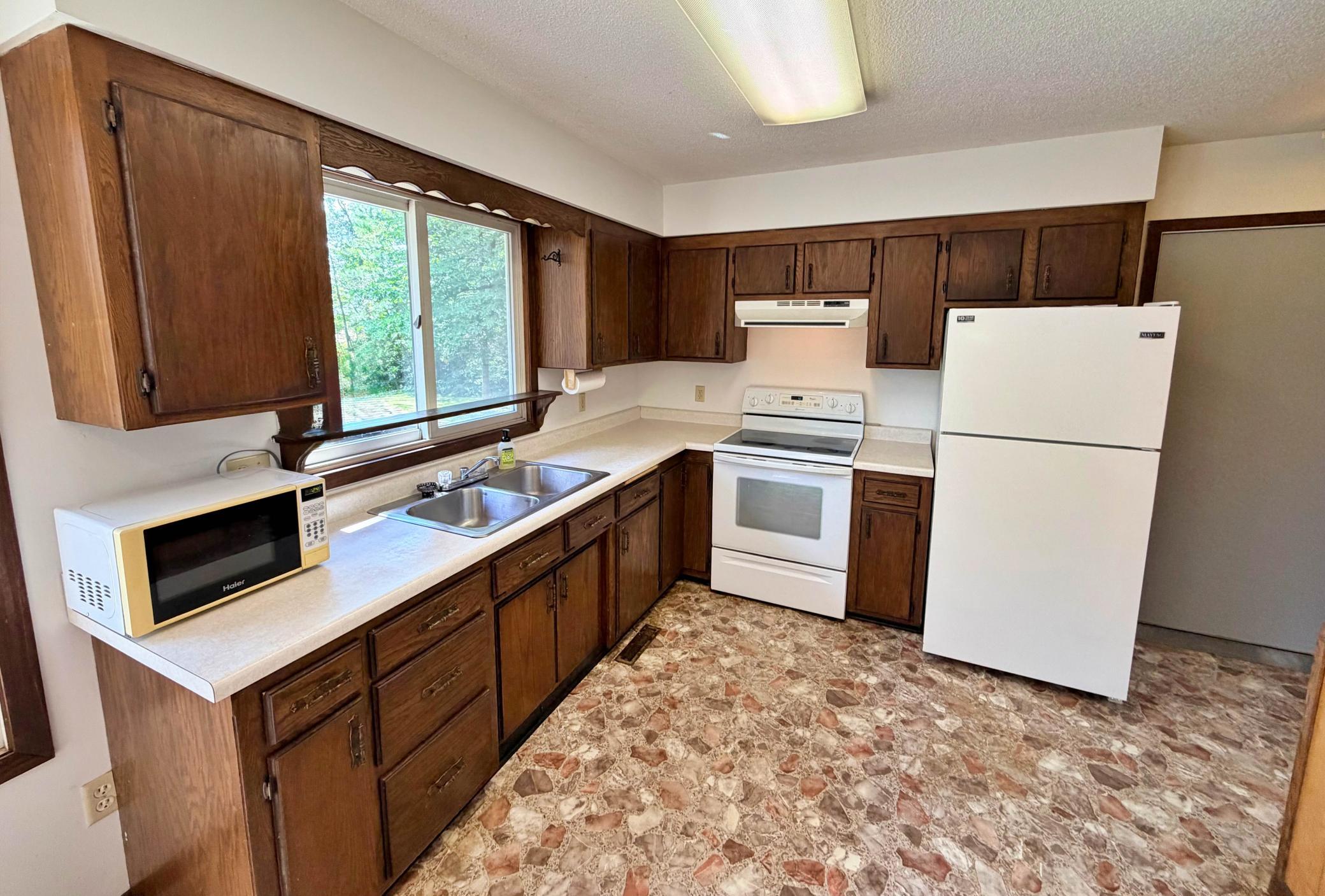 1983 single family home for sale at 38628 305th Street in Aitkin, MN — 2 bed, 2 bath (photo 4 of 62)