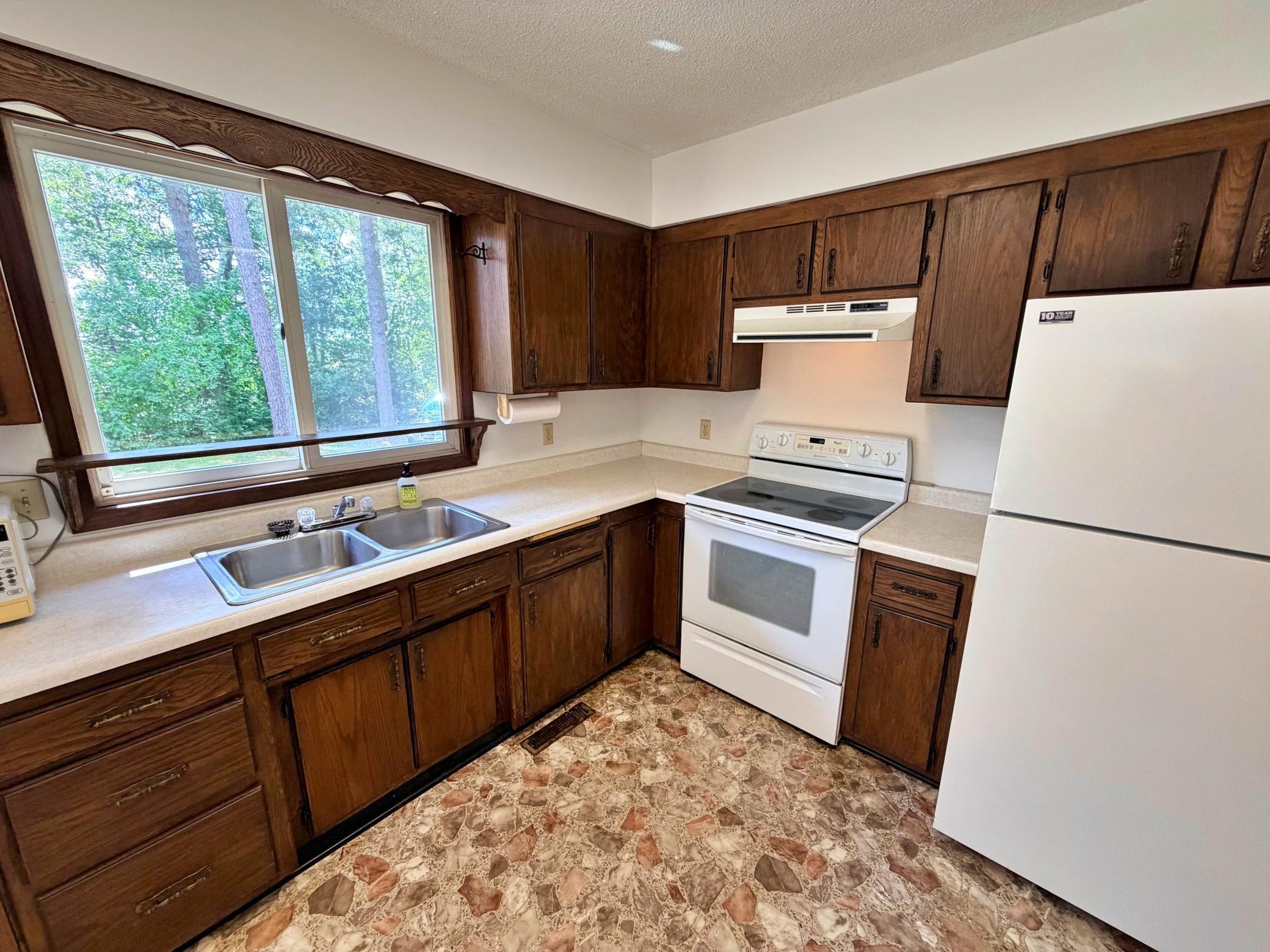 1983 single family home for sale at 38628 305th Street in Aitkin, MN — 2 bed, 2 bath (photo 8 of 62)