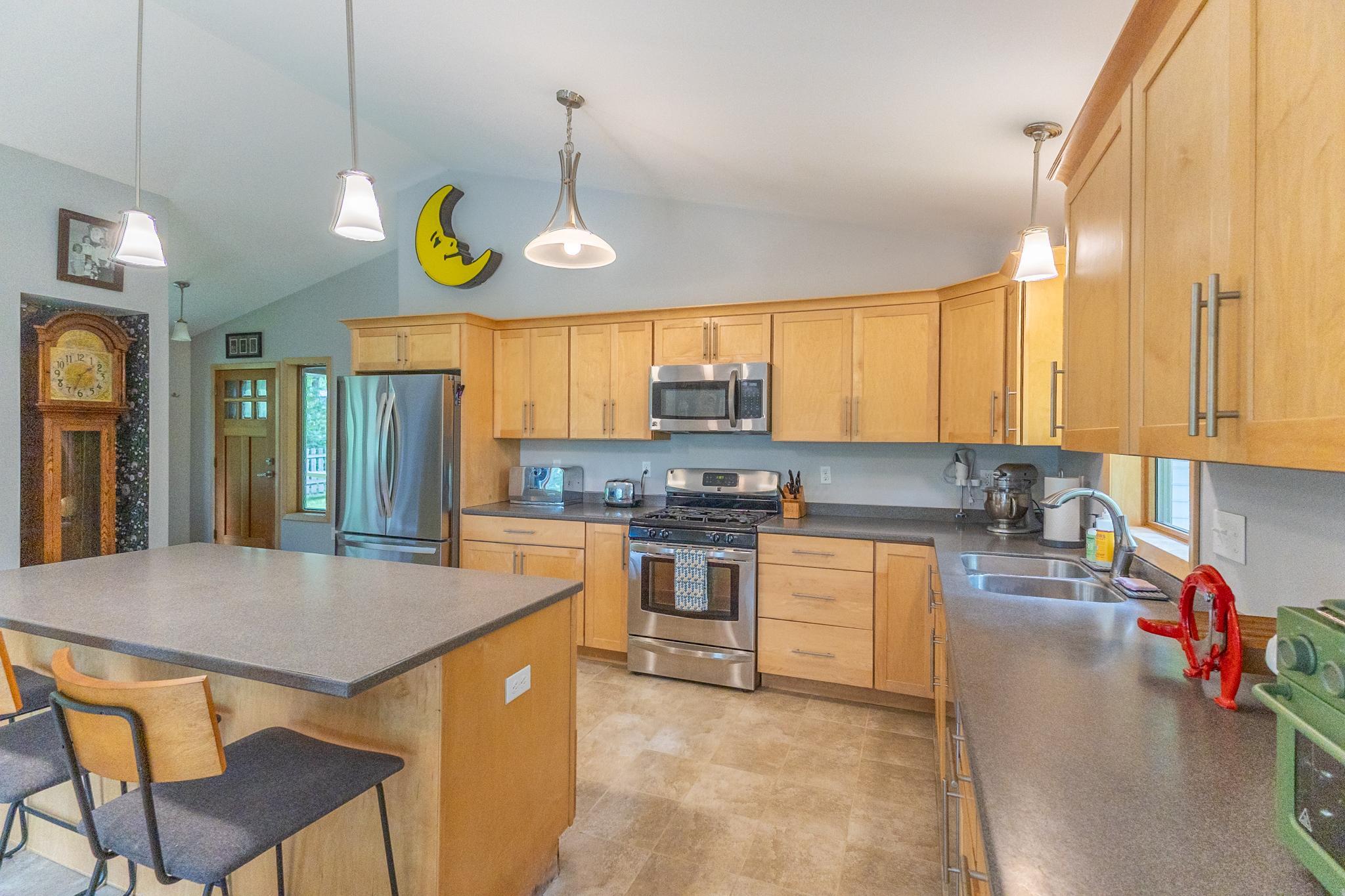 2011 single family home for sale at 4950 Sherman Drive NE in Bemidji, MN — 2 bed, 1 bath (photo 20 of 66)