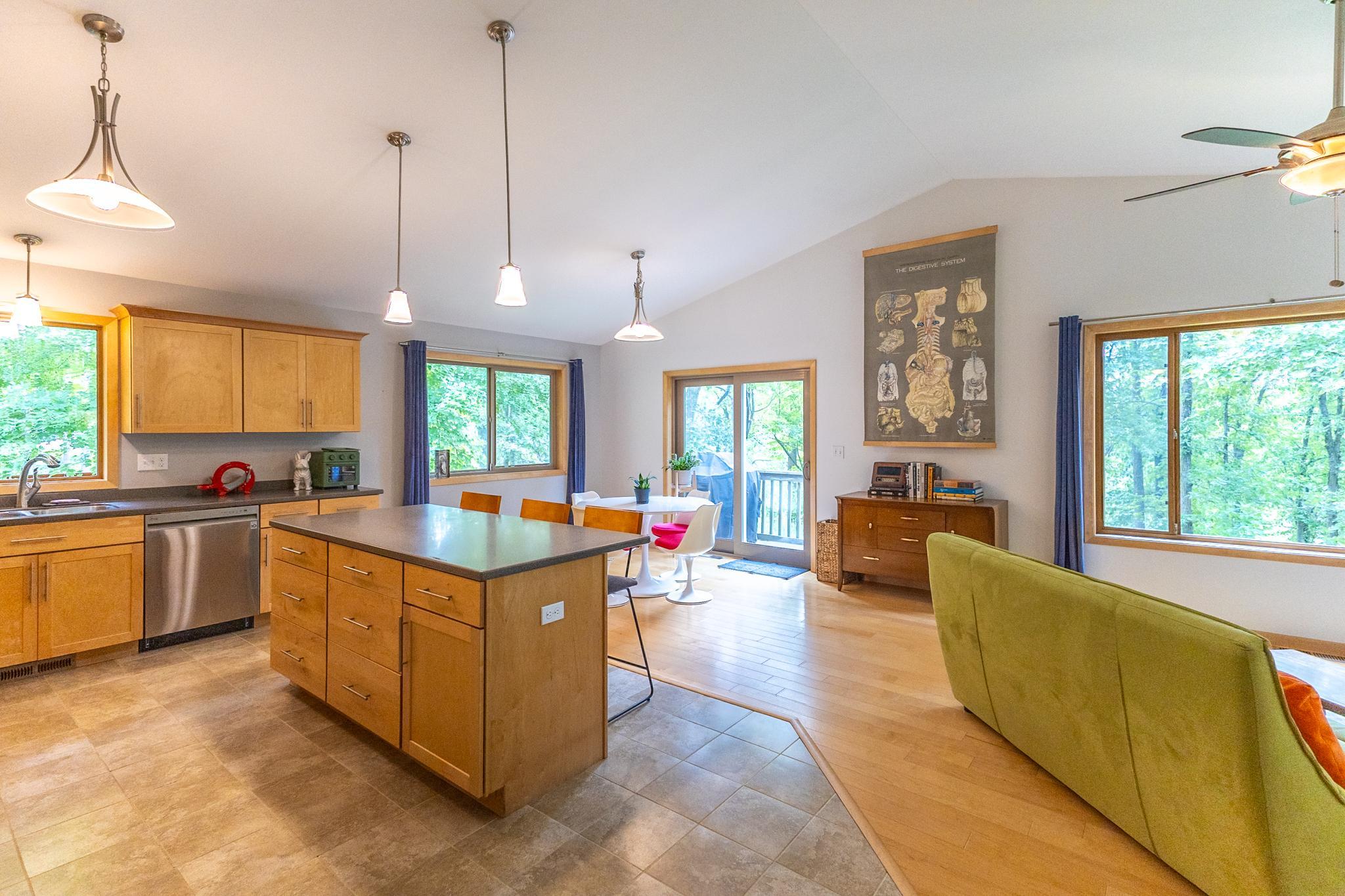 2011 single family home for sale at 4950 Sherman Drive NE in Bemidji, MN — 2 bed, 1 bath (photo 10 of 66)
