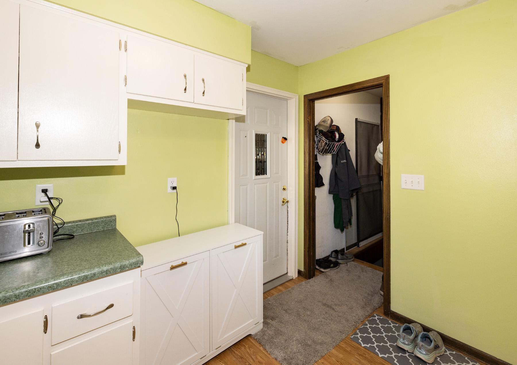 1974 single family home for sale at 312 3rd Avenue E in Halstad, MN — 4 bed, 2 bath (photo 11 of 33)