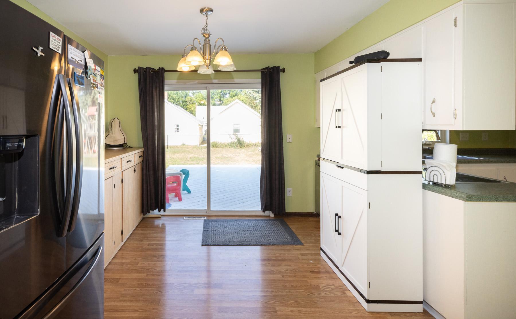 1974 single family home for sale at 312 3rd Avenue E in Halstad, MN — 4 bed, 2 bath (photo 13 of 33)