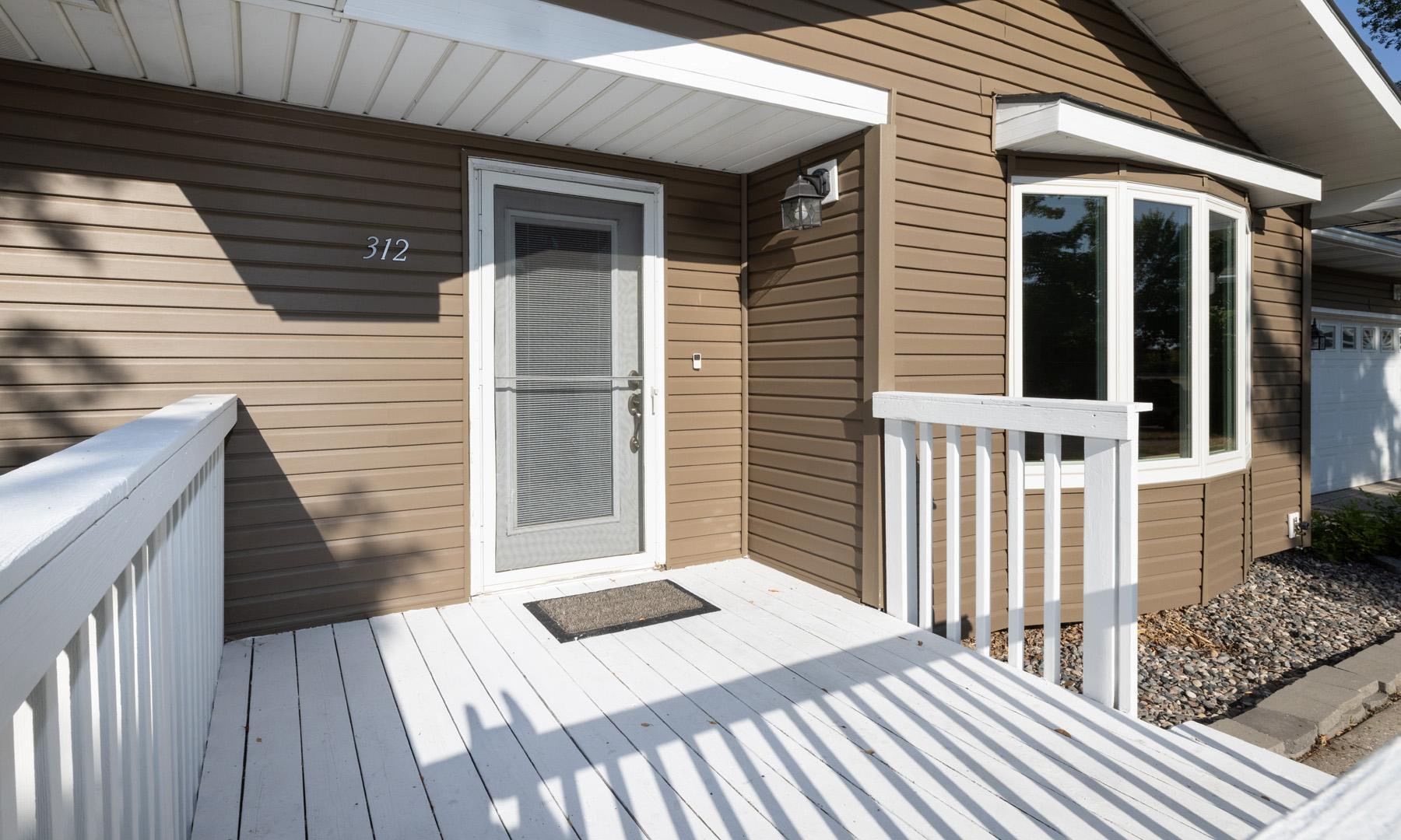 1974 single family home for sale at 312 3rd Avenue E in Halstad, MN — 4 bed, 2 bath (photo 3 of 33)