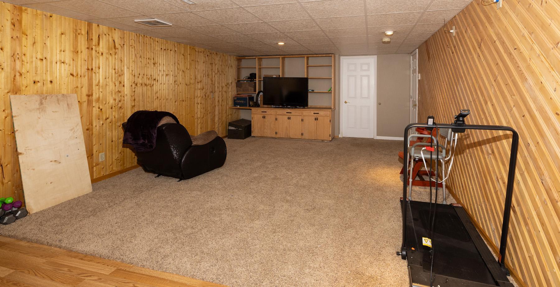 1974 single family home for sale at 312 3rd Avenue E in Halstad, MN — 4 bed, 2 bath (photo 22 of 33)
