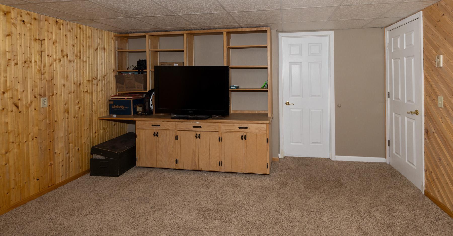 1974 single family home for sale at 312 3rd Avenue E in Halstad, MN — 4 bed, 2 bath (photo 23 of 33)