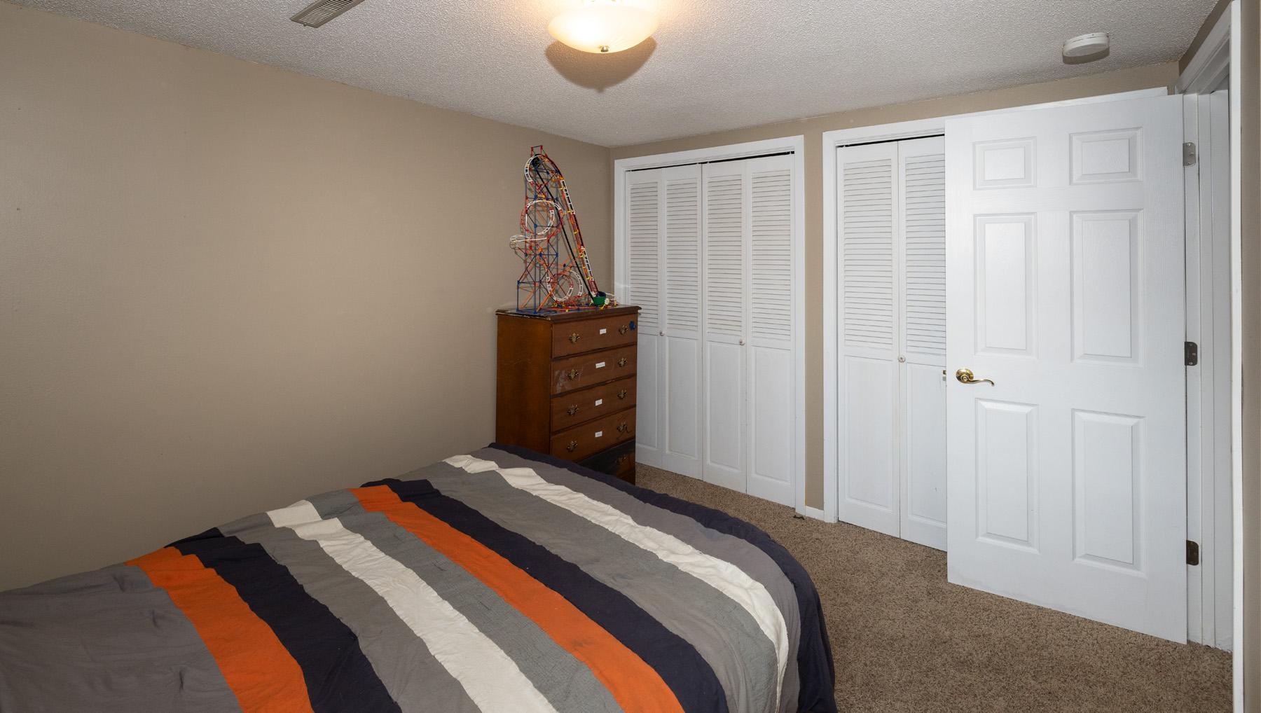 1974 single family home for sale at 312 3rd Avenue E in Halstad, MN — 4 bed, 2 bath (photo 25 of 33)