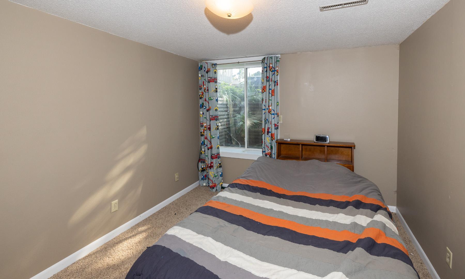 1974 single family home for sale at 312 3rd Avenue E in Halstad, MN — 4 bed, 2 bath (photo 26 of 33)
