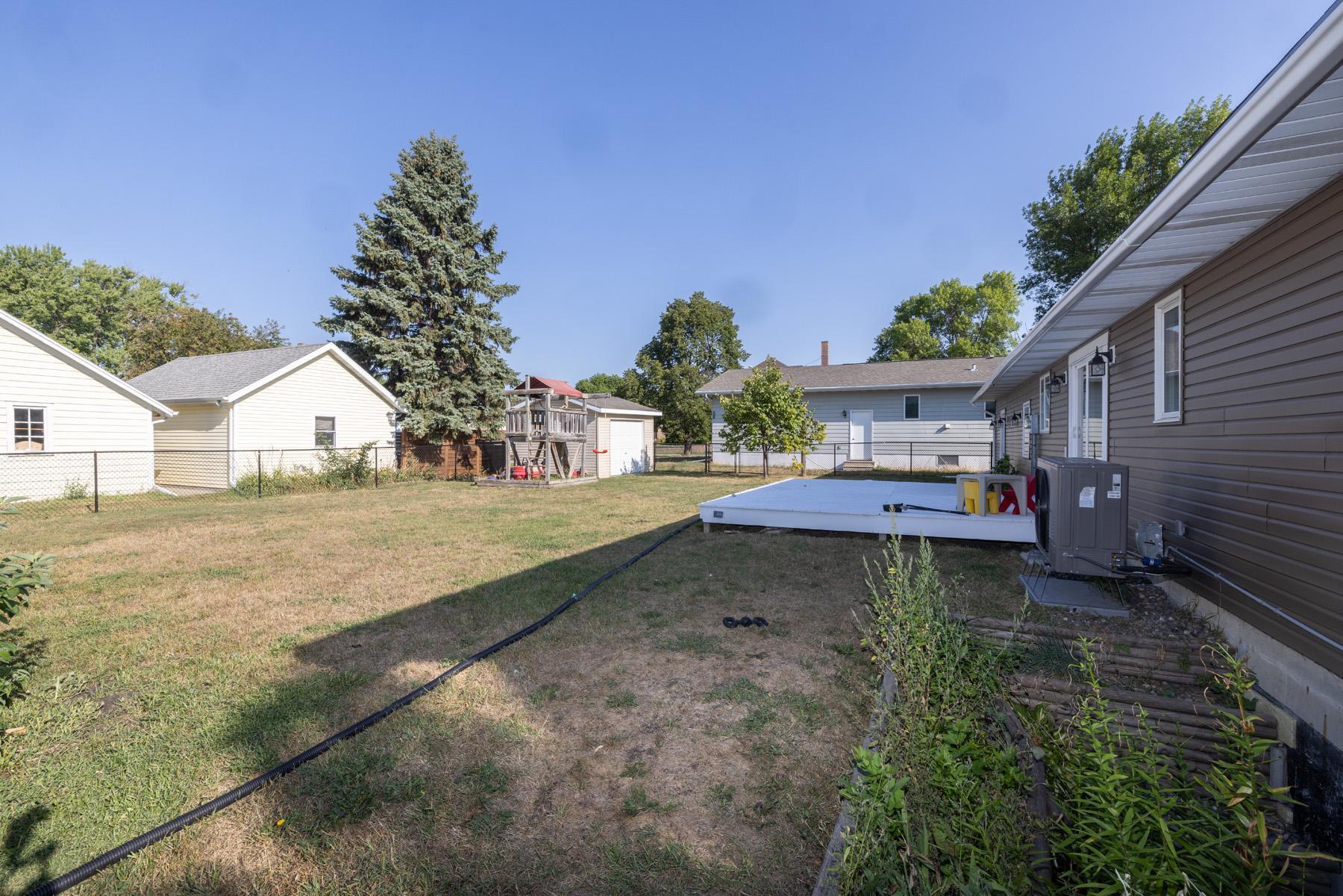1974 single family home for sale at 312 3rd Avenue E in Halstad, MN — 4 bed, 2 bath (photo 29 of 33)