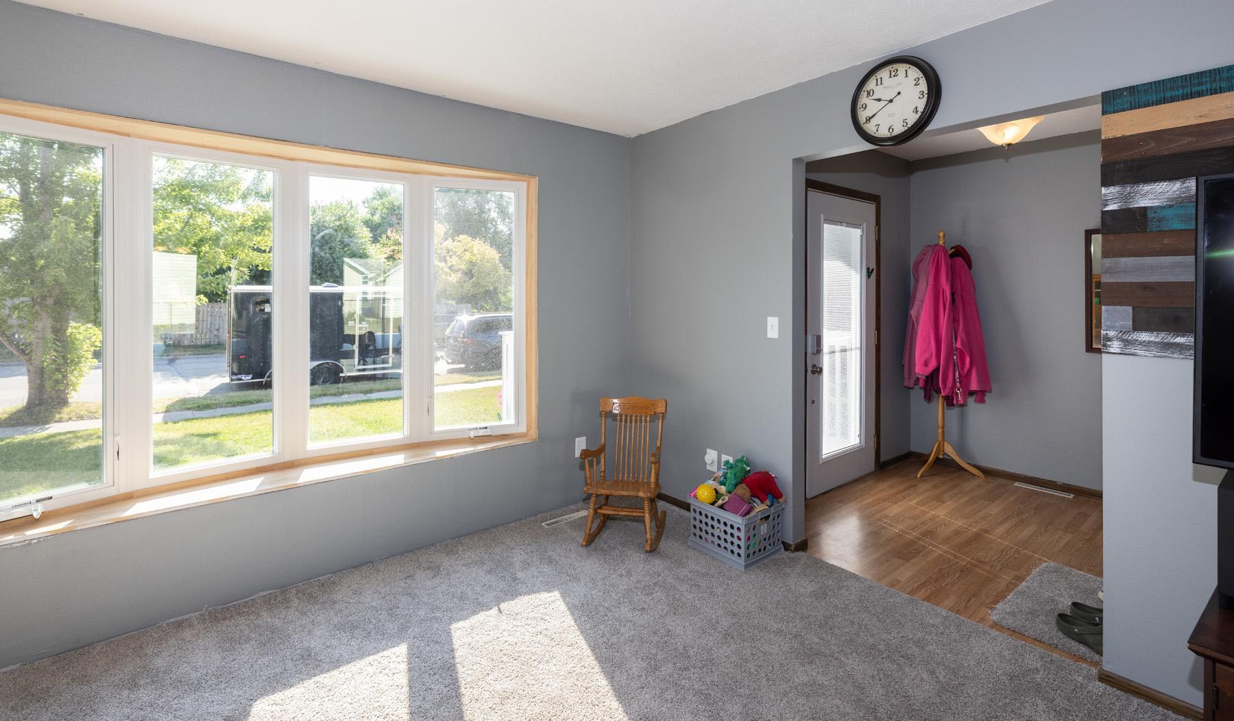 1974 single family home for sale at 312 3rd Avenue E in Halstad, MN — 4 bed, 2 bath (photo 5 of 33)