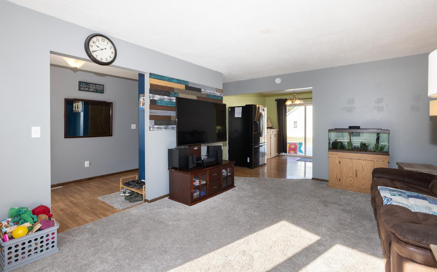 1974 single family home for sale at 312 3rd Avenue E in Halstad, MN — 4 bed, 2 bath (photo 8 of 33)