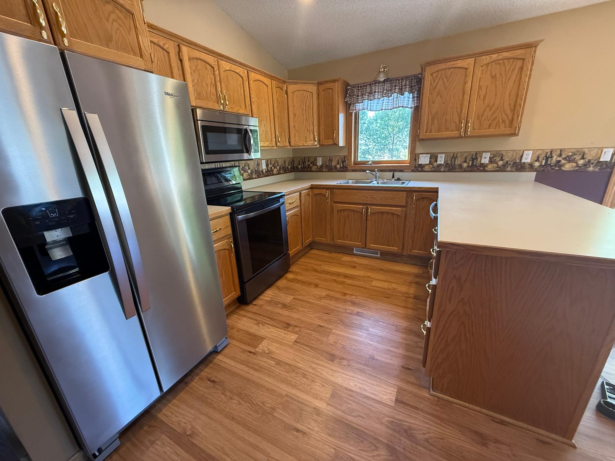 1994 single family home for sale at 621 Southview Drive in Hendrum, MN — 4 bed, 2 bath (photo 13 of 27)