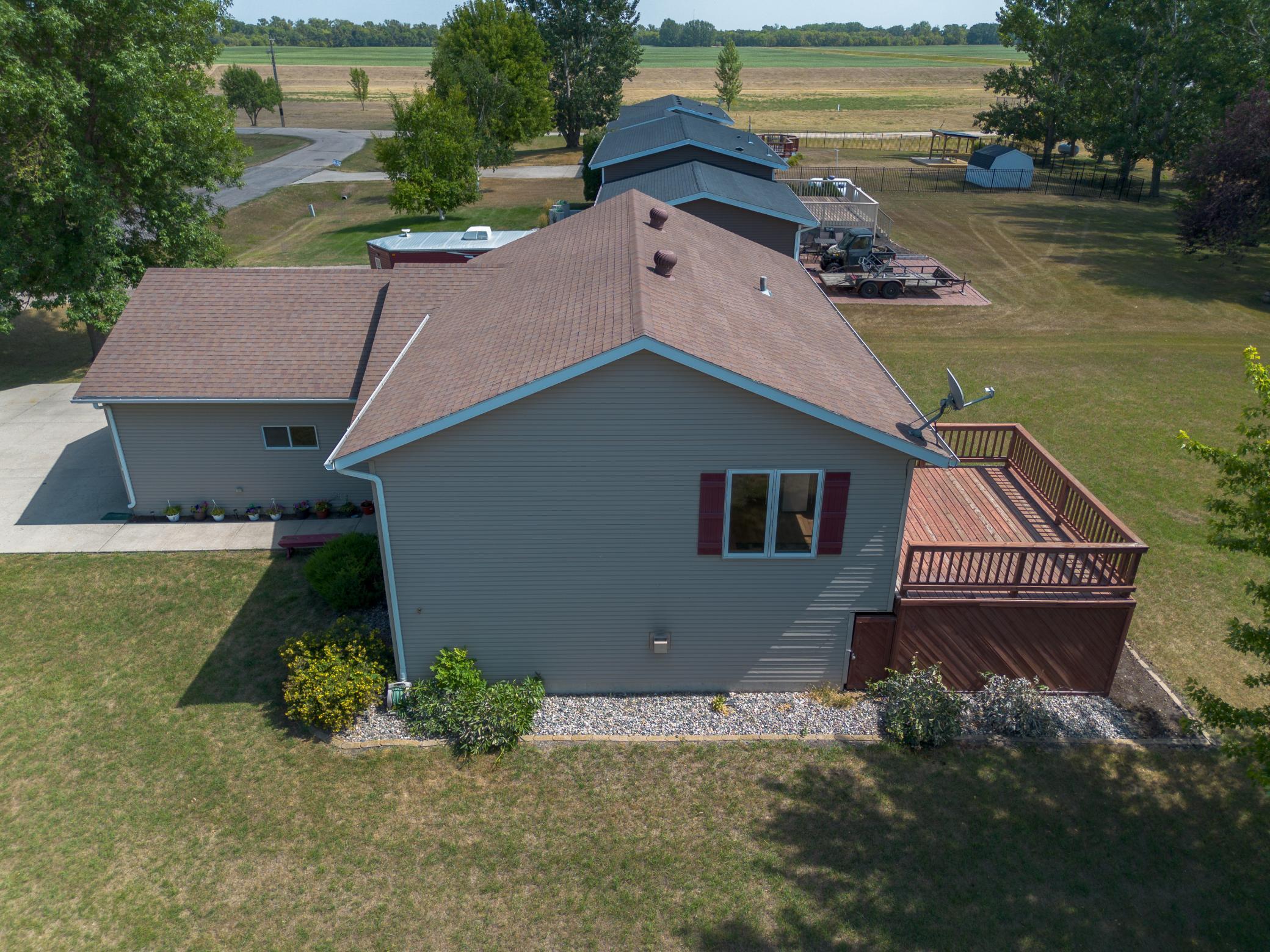 1994 single family home for sale at 621 Southview Drive in Hendrum, MN — 4 bed, 2 bath (photo 9 of 27)