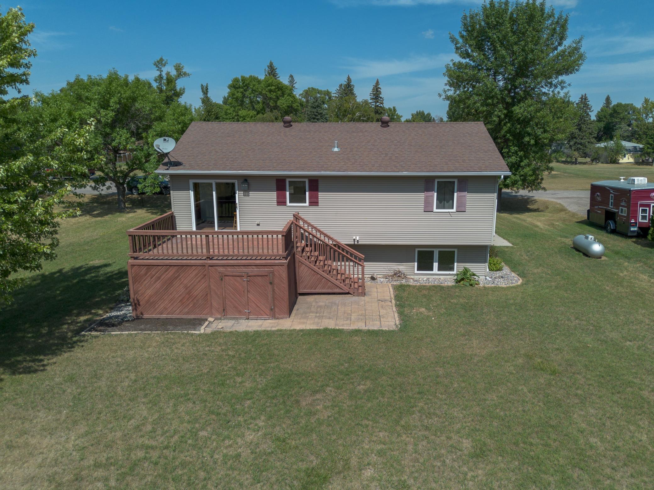 1994 single family home for sale at 621 Southview Drive in Hendrum, MN — 4 bed, 2 bath (photo 10 of 27)