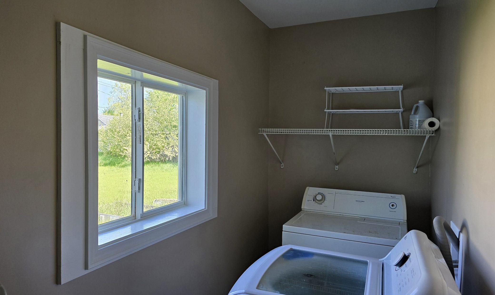 1900 single family home for sale at 707 Irvine Avenue NW in Bemidji, MN — 3 bed, 1 bath (photo 14 of 22)