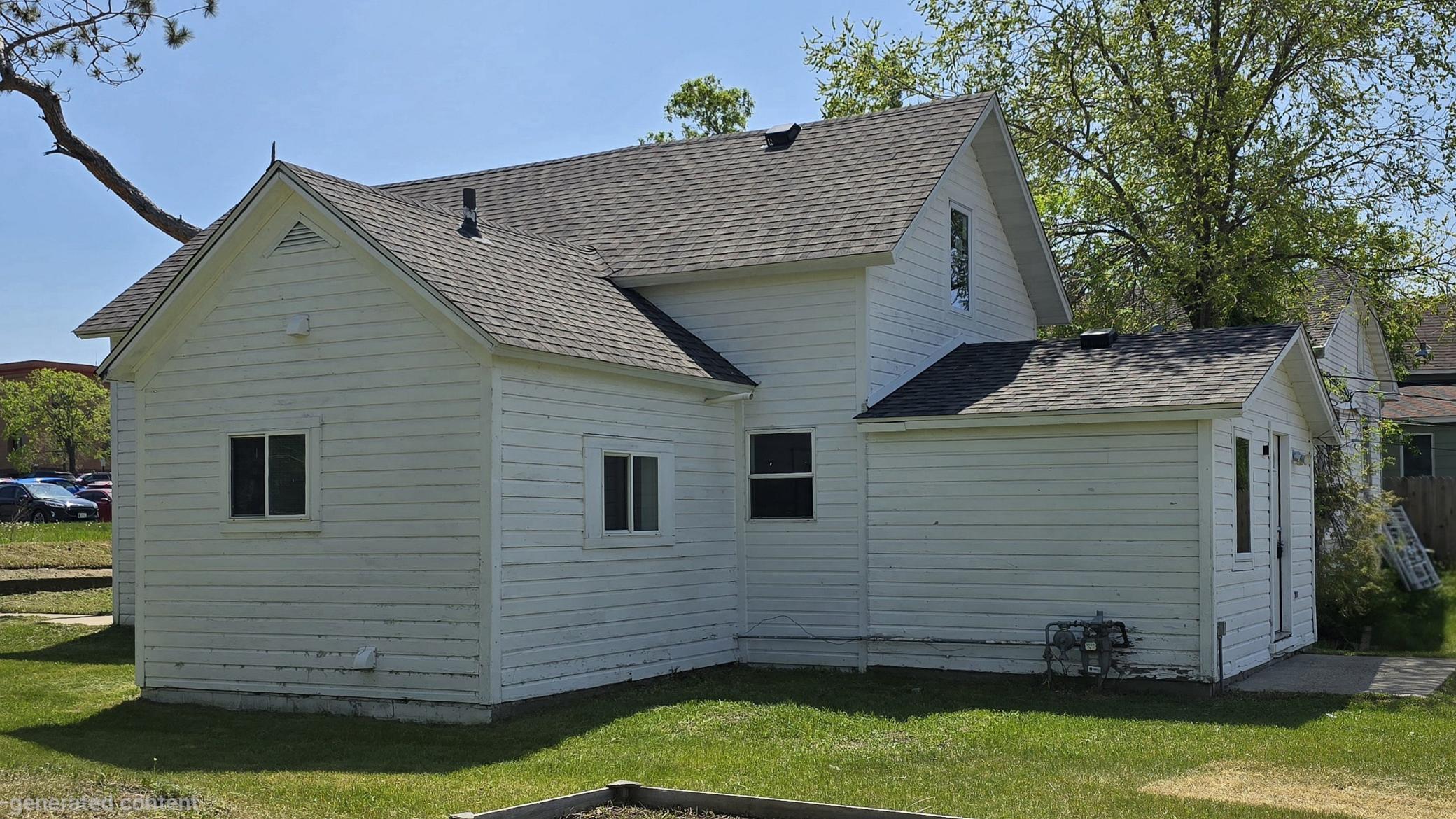 1900 single family home for sale at 707 Irvine Avenue NW in Bemidji, MN — 3 bed, 1 bath (photo 21 of 22)