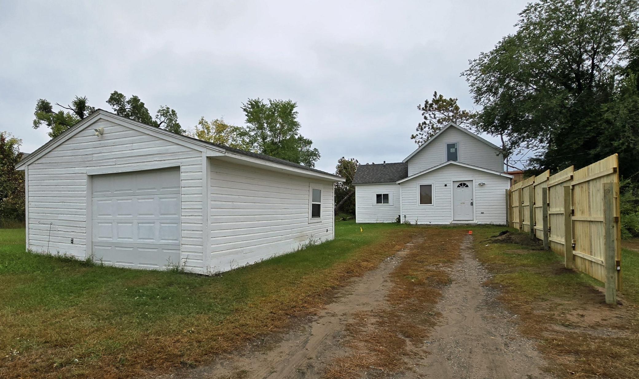 1900 single family home for sale at 707 Irvine Avenue NW in Bemidji, MN — 3 bed, 1 bath (photo 23 of 24)