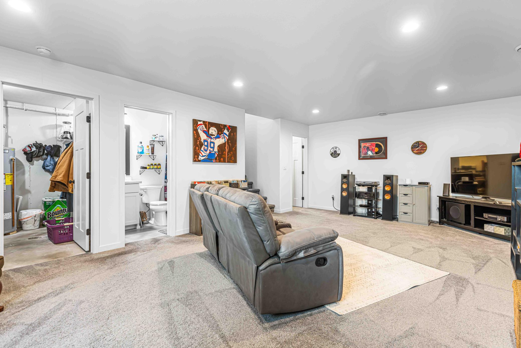 2020 single family home for sale at 1338 27th Avenue W in West Fargo, ND — 3 bed, 4 bath (photo 16 of 48)