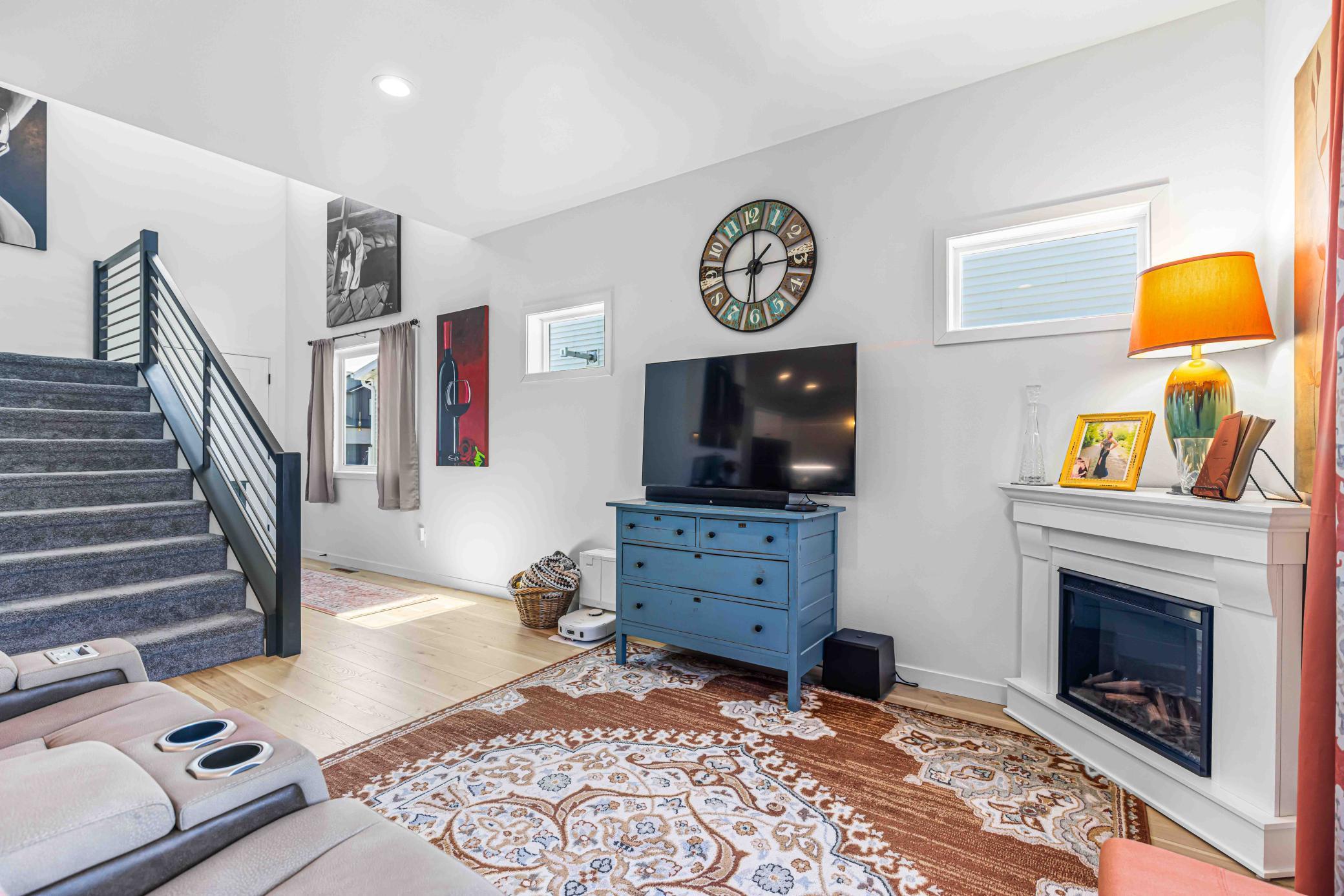 2020 single family home for sale at 1338 27th Avenue W in West Fargo, ND — 3 bed, 4 bath (photo 5 of 48)