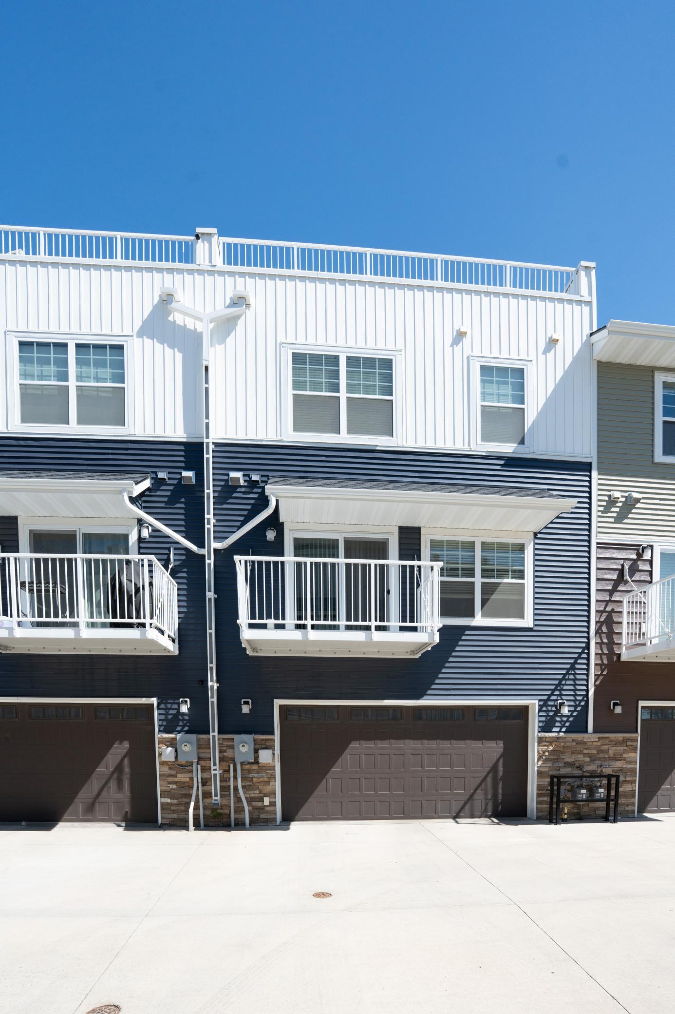 2020 townhouse for sale at 5831 41st Street S in Fargo, ND — 3 bed, 3 bath (photo 3 of 38)