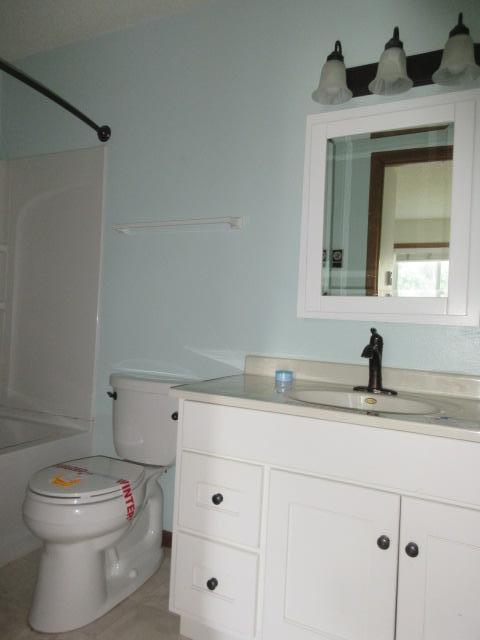 1981 townhouse for sale at 2001 Park Boulevard S in Fargo, ND — 3 bed, 2 bath (photo 17 of 42)