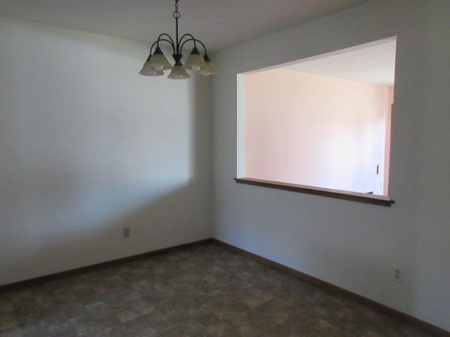 1981 townhouse for sale at 2001 Park Boulevard S in Fargo, ND — 3 bed, 2 bath (photo 36 of 42)