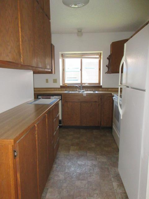 1981 townhouse for sale at 2001 Park Boulevard S in Fargo, ND — 3 bed, 2 bath (photo 37 of 42)