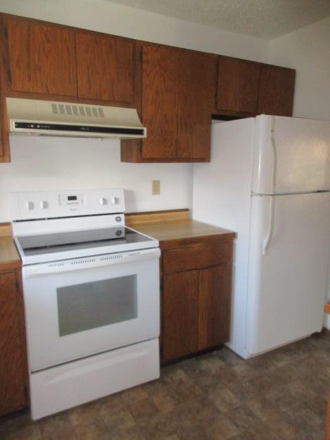 1981 townhouse for sale at 2001 Park Boulevard S in Fargo, ND — 3 bed, 2 bath (photo 38 of 42)