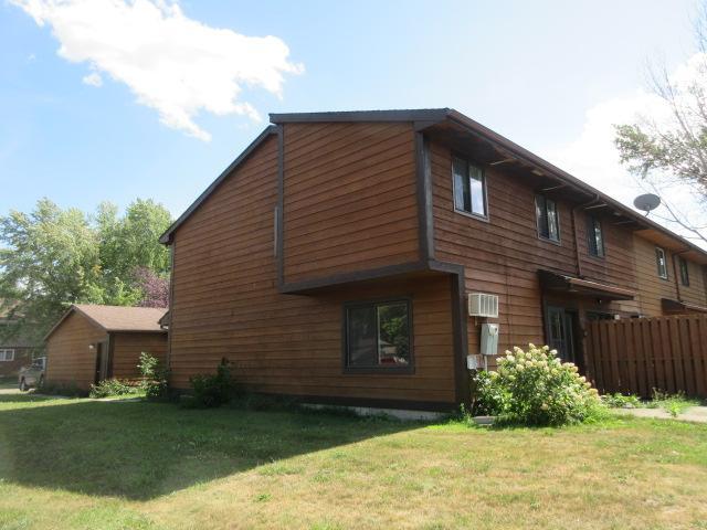 1981 townhouse for sale at 2001 Park Boulevard S in Fargo, ND — 3 bed, 2 bath (photo 6 of 42)