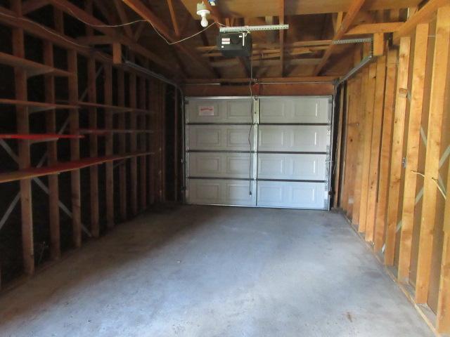 1981 townhouse for sale at 2001 Park Boulevard S in Fargo, ND — 3 bed, 2 bath (photo 9 of 42)