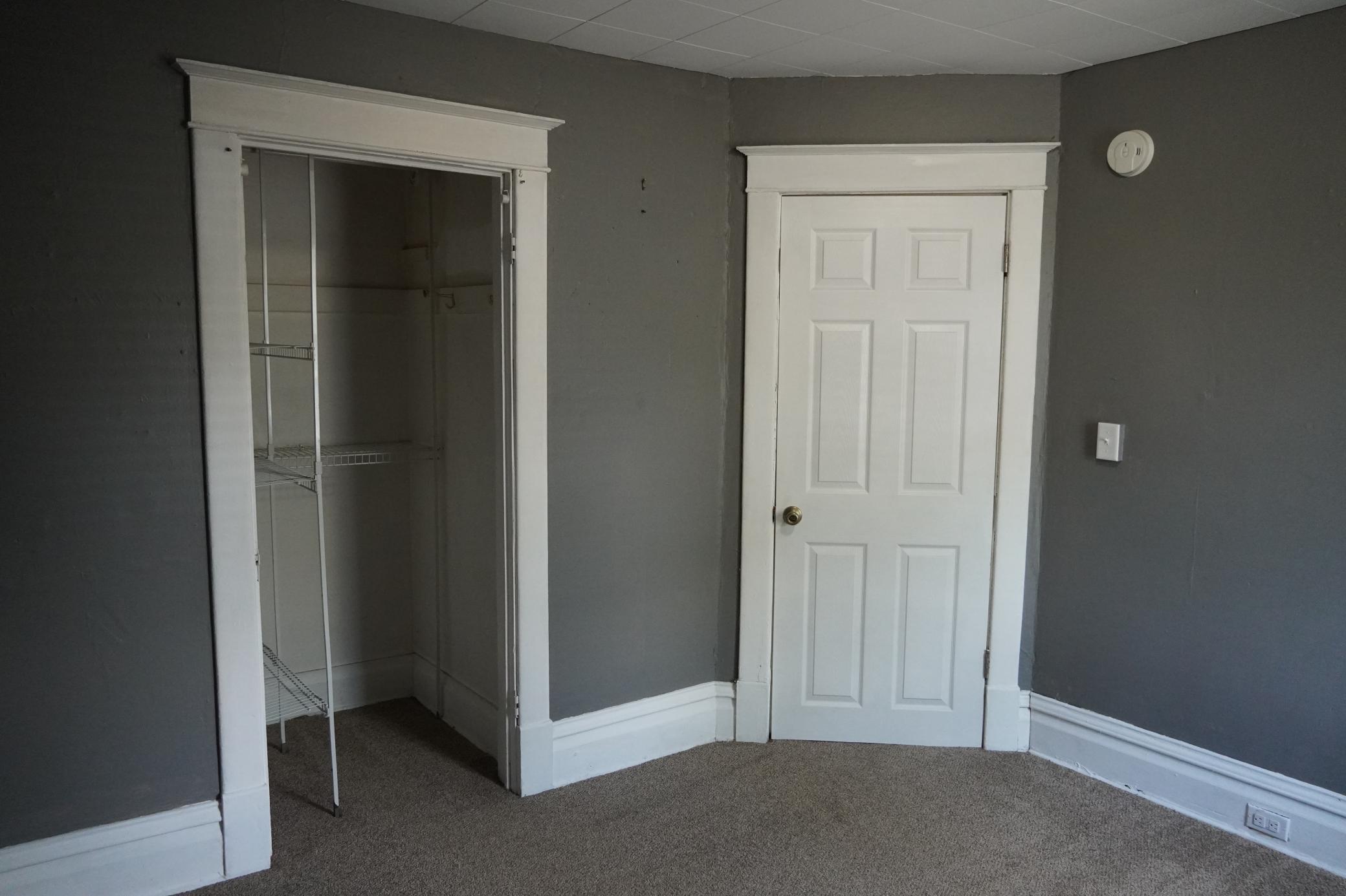 1905 single family home for sale at 923 7th Avenue S in Moorhead, MN — 5 bed, 2 bath (photo 19 of 19)