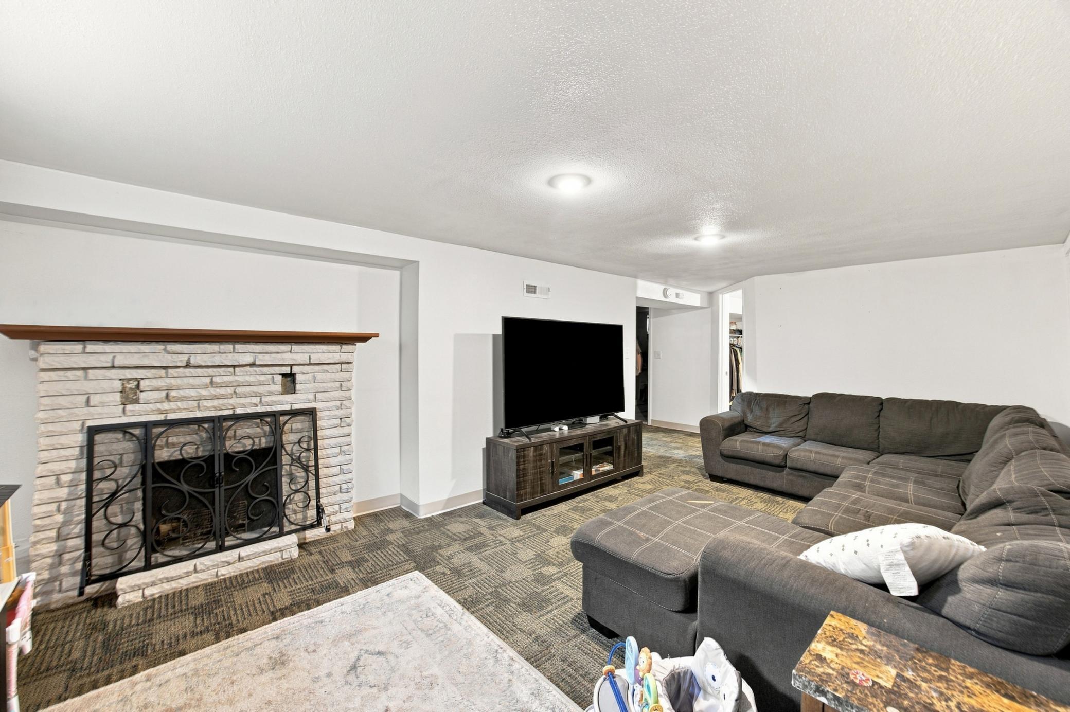 1955 single family home for sale at 1408 13th Street N in Moorhead, MN — 3 bed, 2 bath (photo 19 of 28)