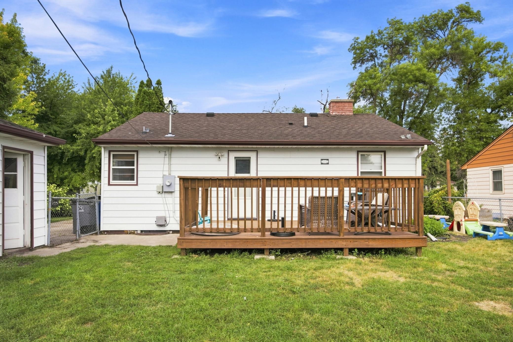 1955 single family home for sale at 1408 13th Street N in Moorhead, MN — 3 bed, 2 bath (photo 27 of 28)