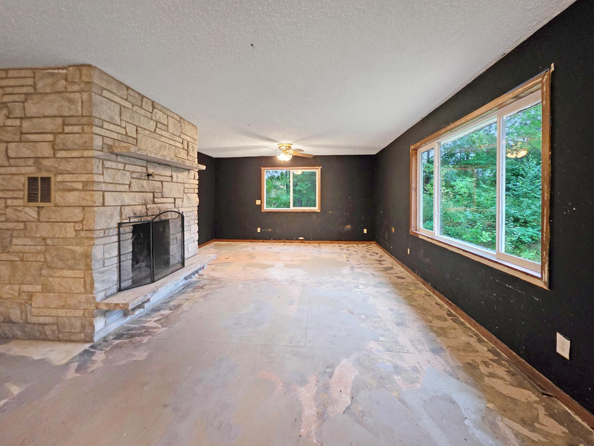 1975 single family home for sale at 6340 Waterside Drive in Garrison, MN — 4 bed, 2 bath (photo 11 of 30)